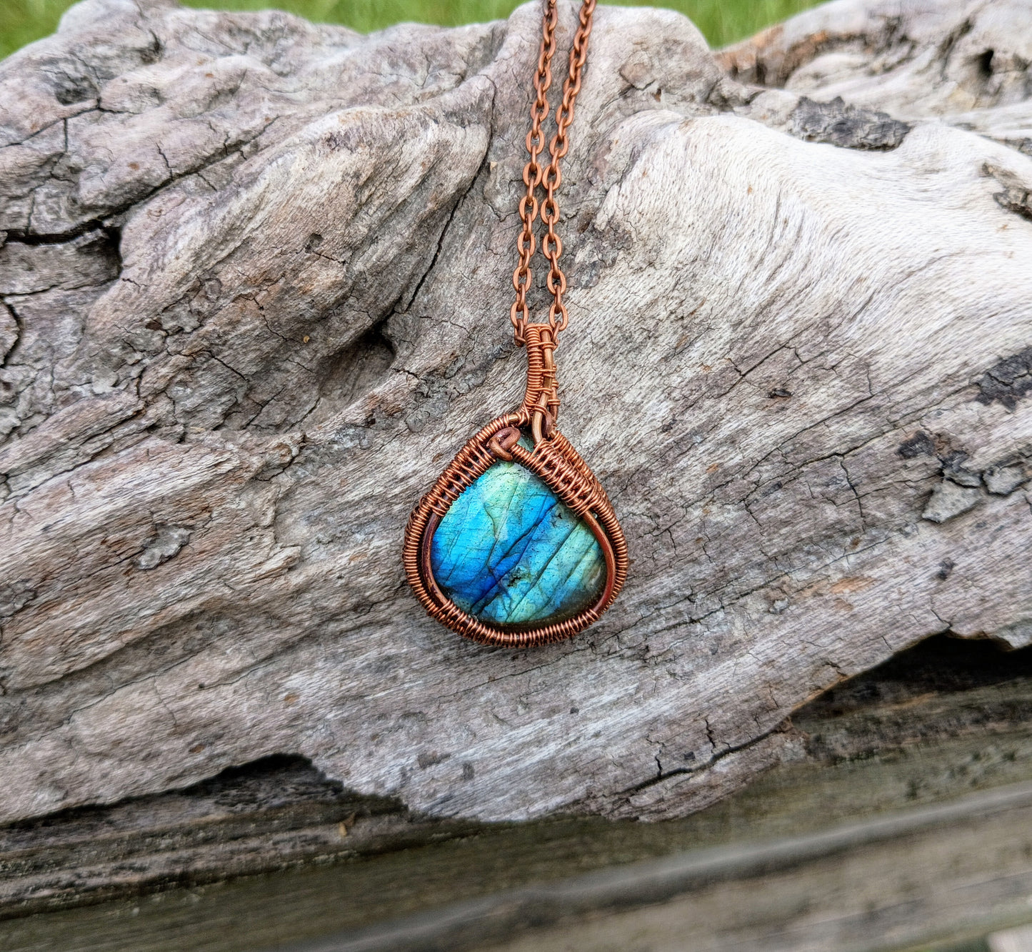 Labradorite wire wrapped pendant