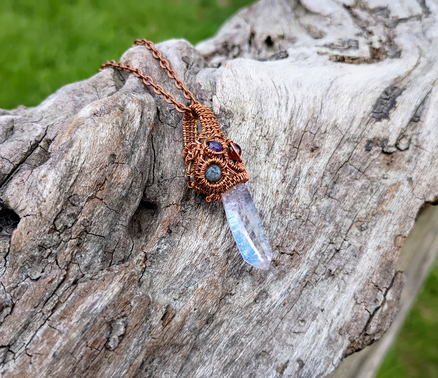 Vera cruz amethyst crystal pendant