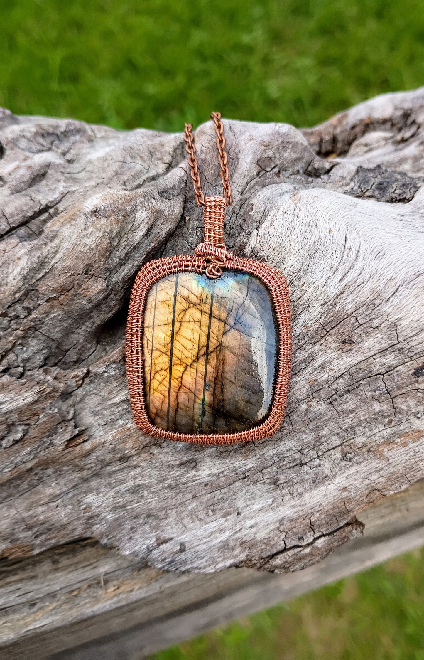 Labradorite wire wrapped pendant