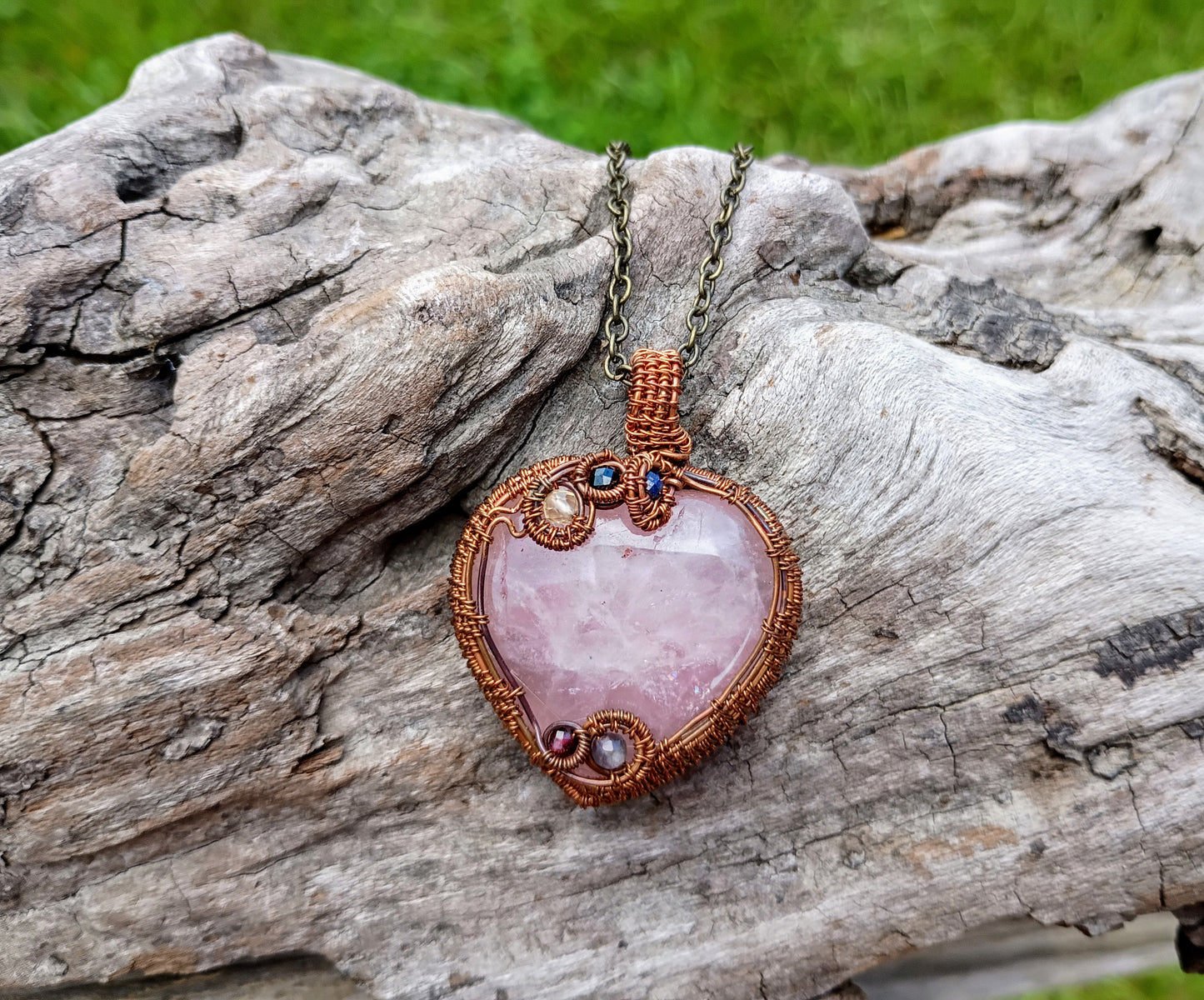 Rose quartz heart pendant