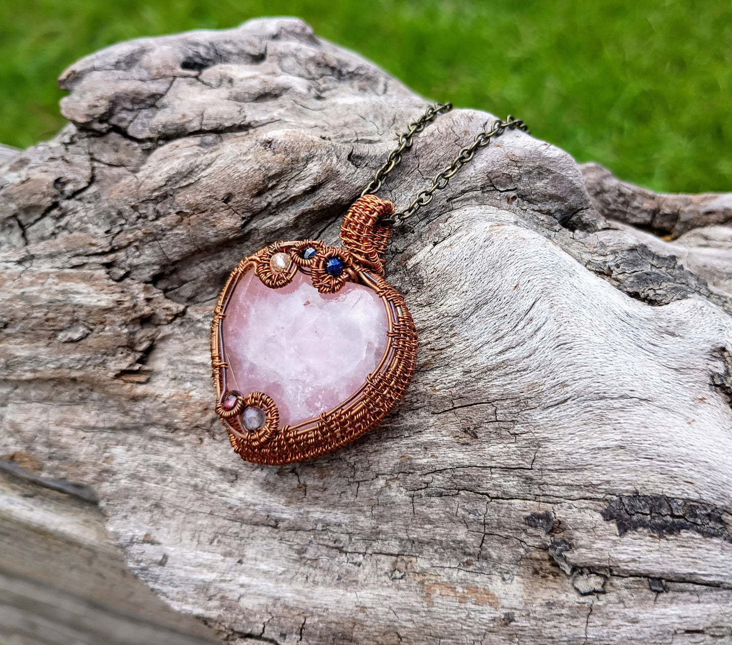 Rose quartz heart pendant