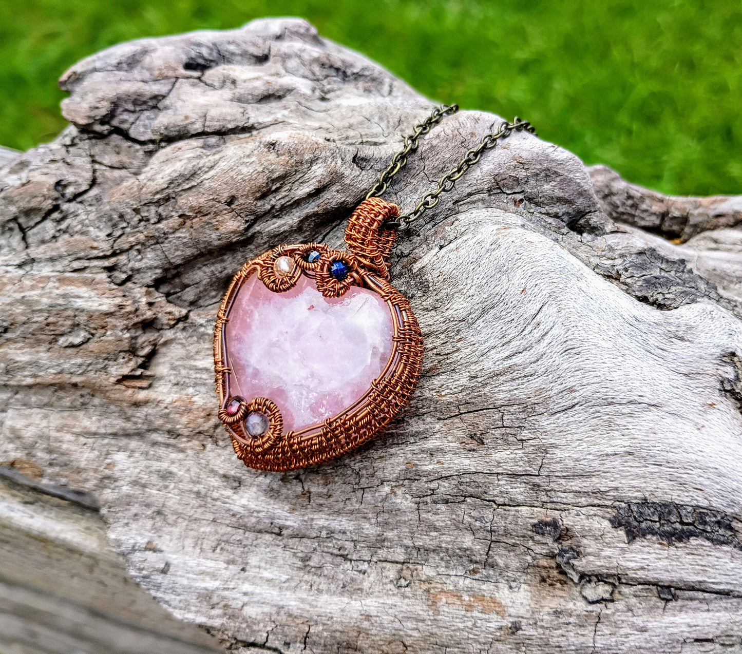 Rose quartz heart pendant