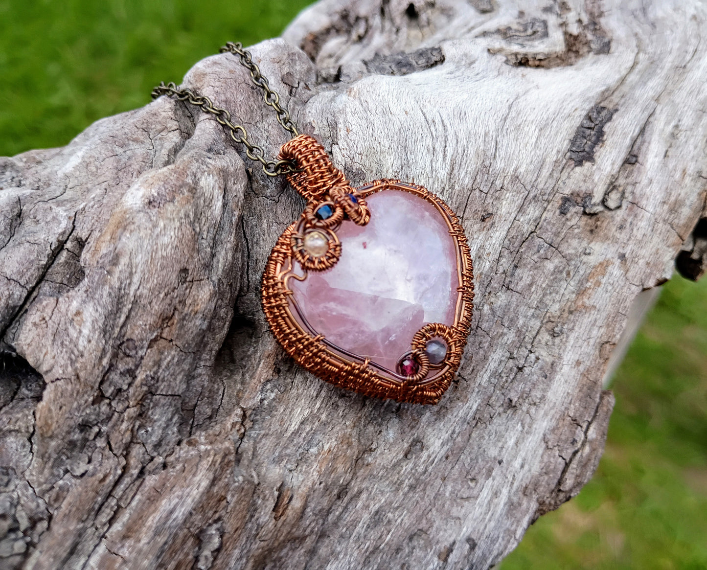 Rose quartz heart pendant