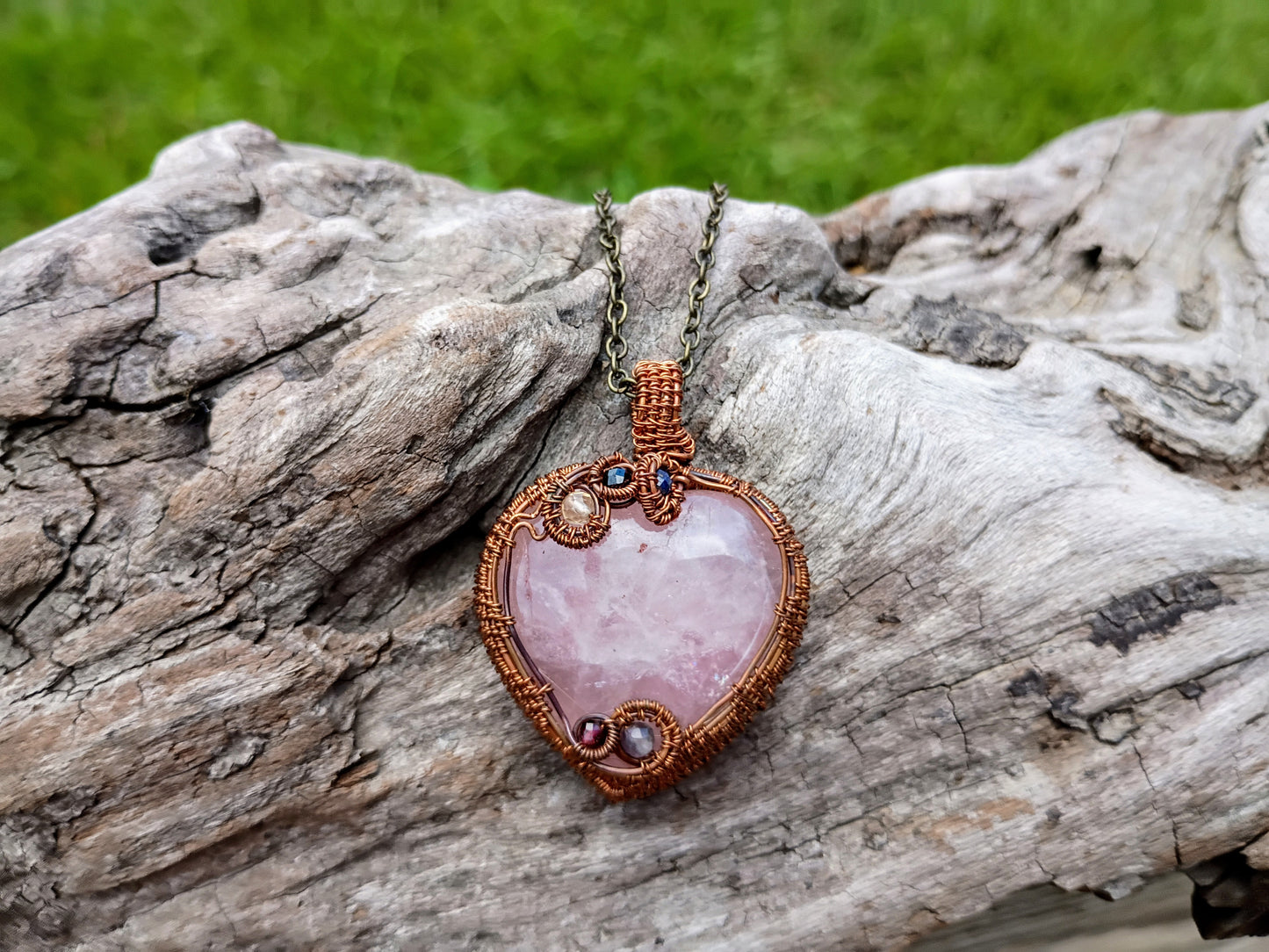 Rose quartz heart pendant