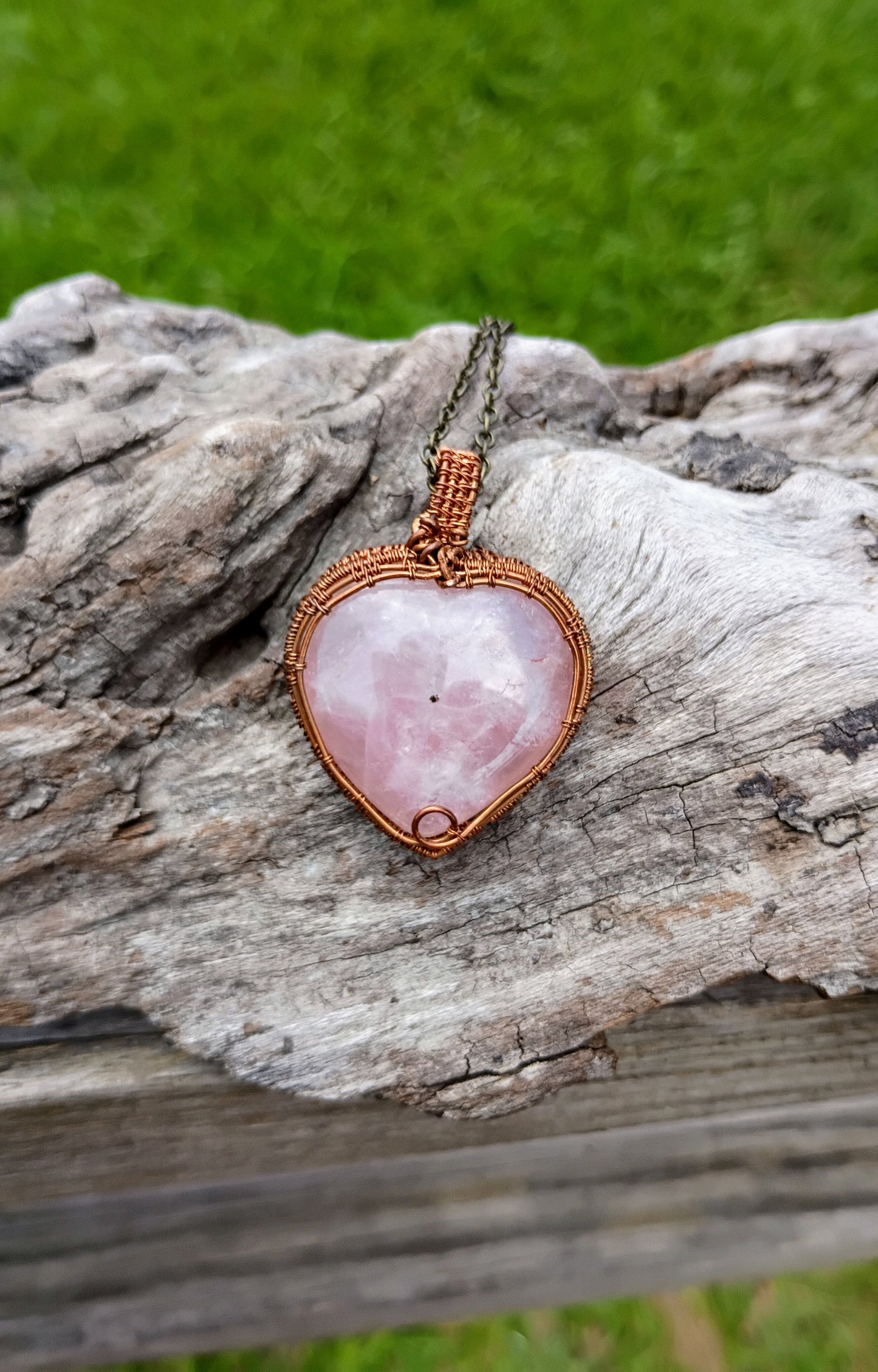 Rose quartz heart pendant