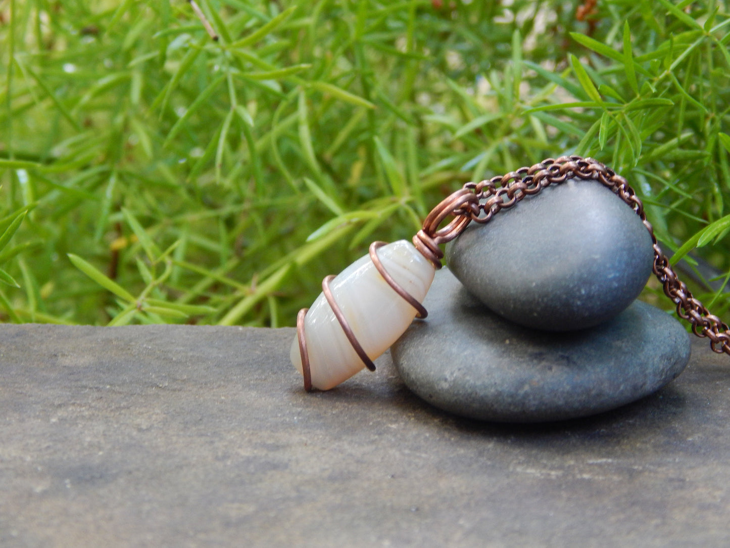 Banded agate wire wrap pendant