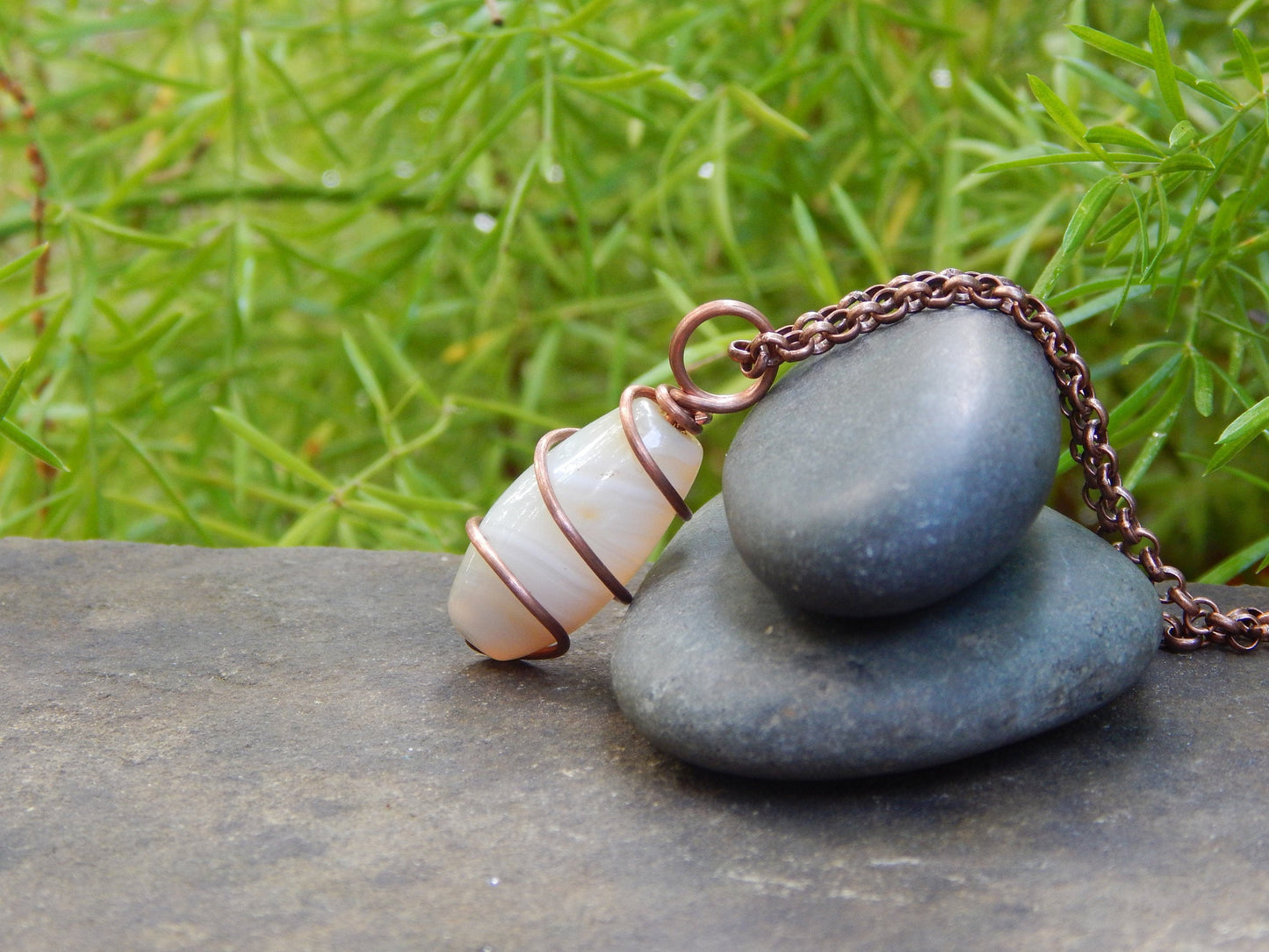 Banded agate wire wrap pendant