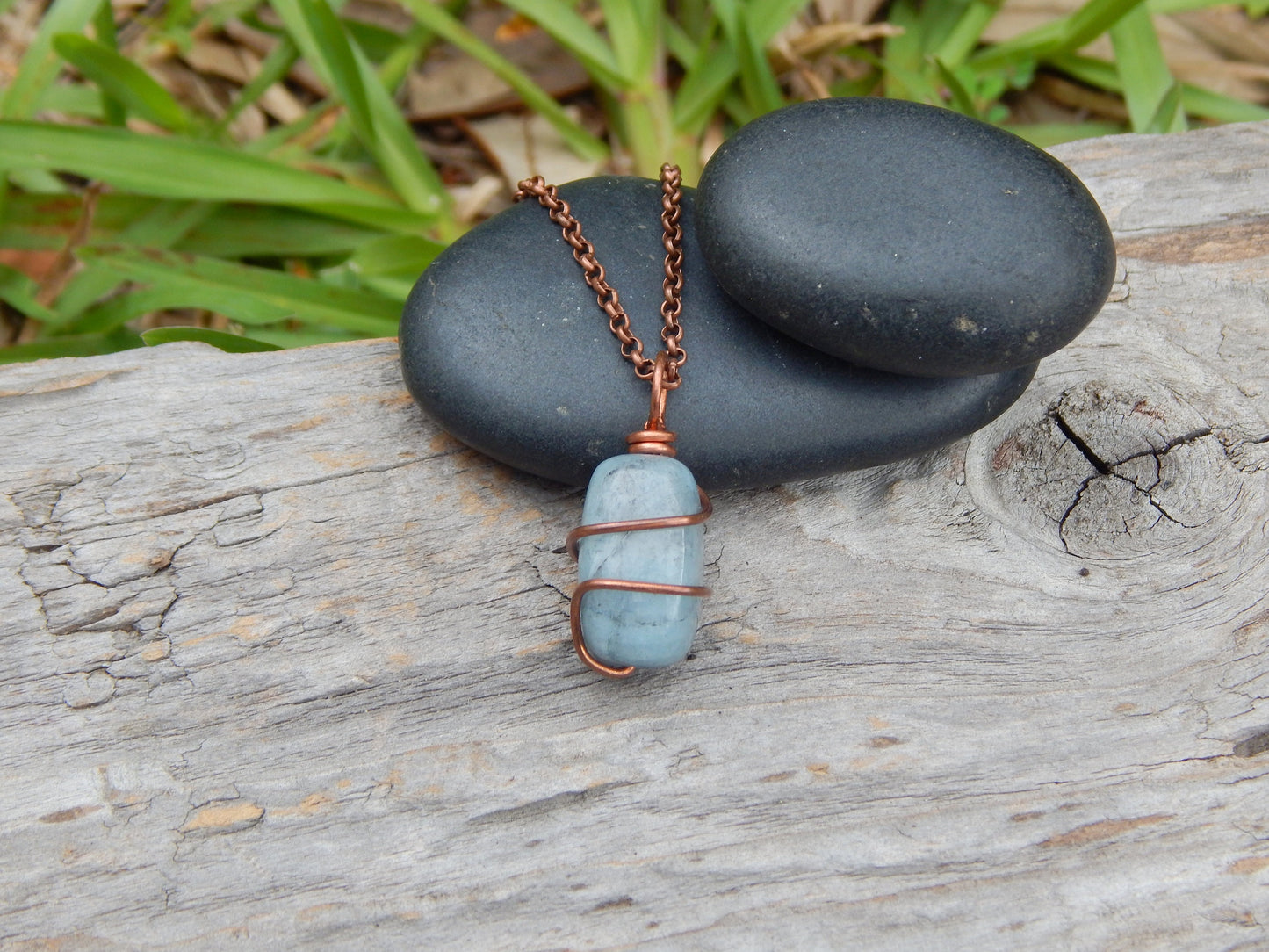 Wire wrapped aquamarine pendant