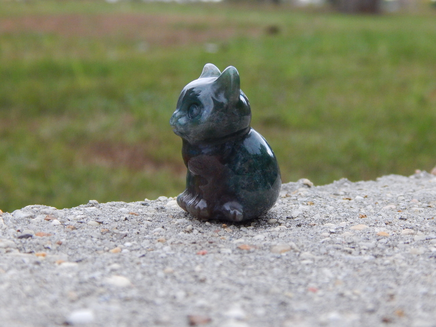 Moss agate crystal cat carving