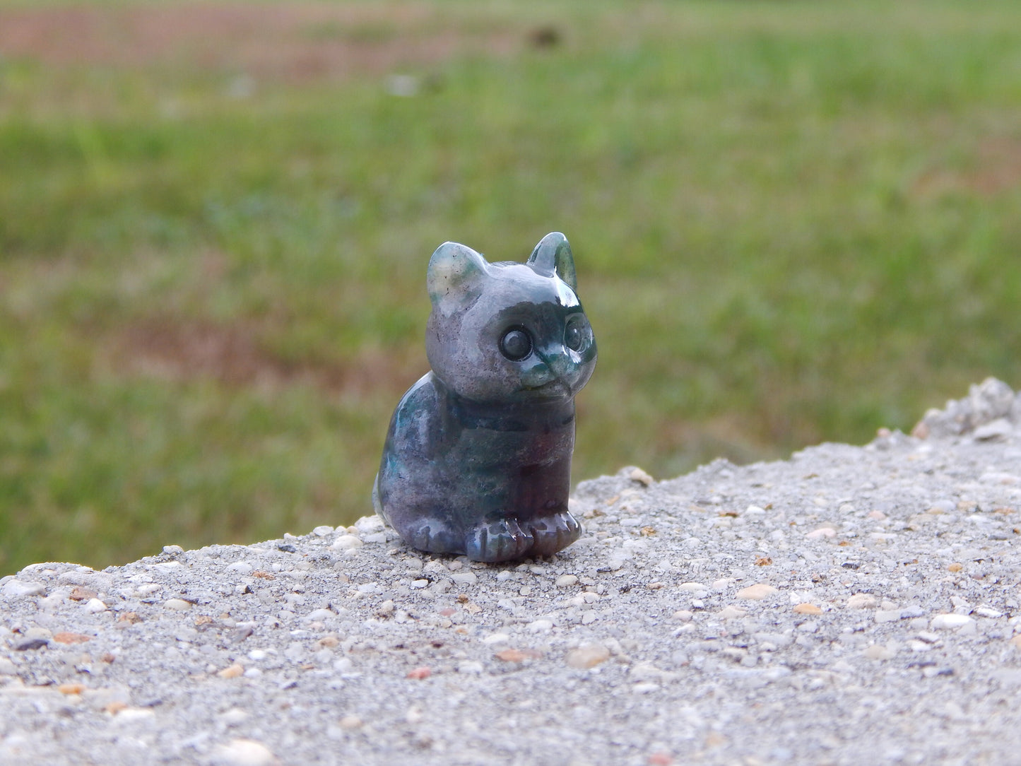 Moss agate crystal cat carving