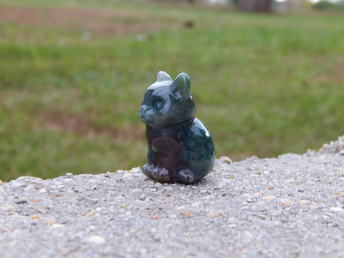 Moss agate crystal cat carving