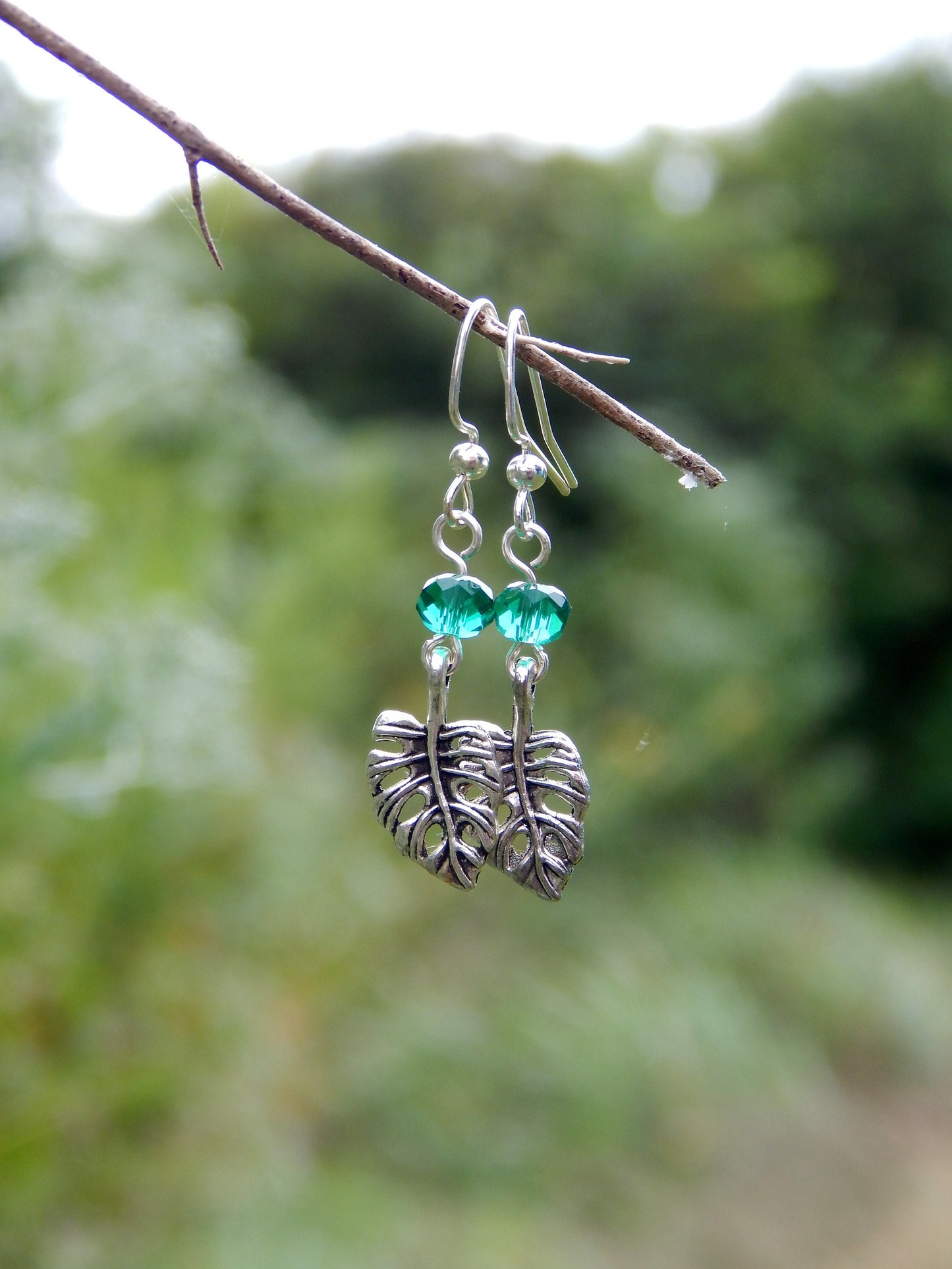 Hypoallergenic monstera leaf earrings