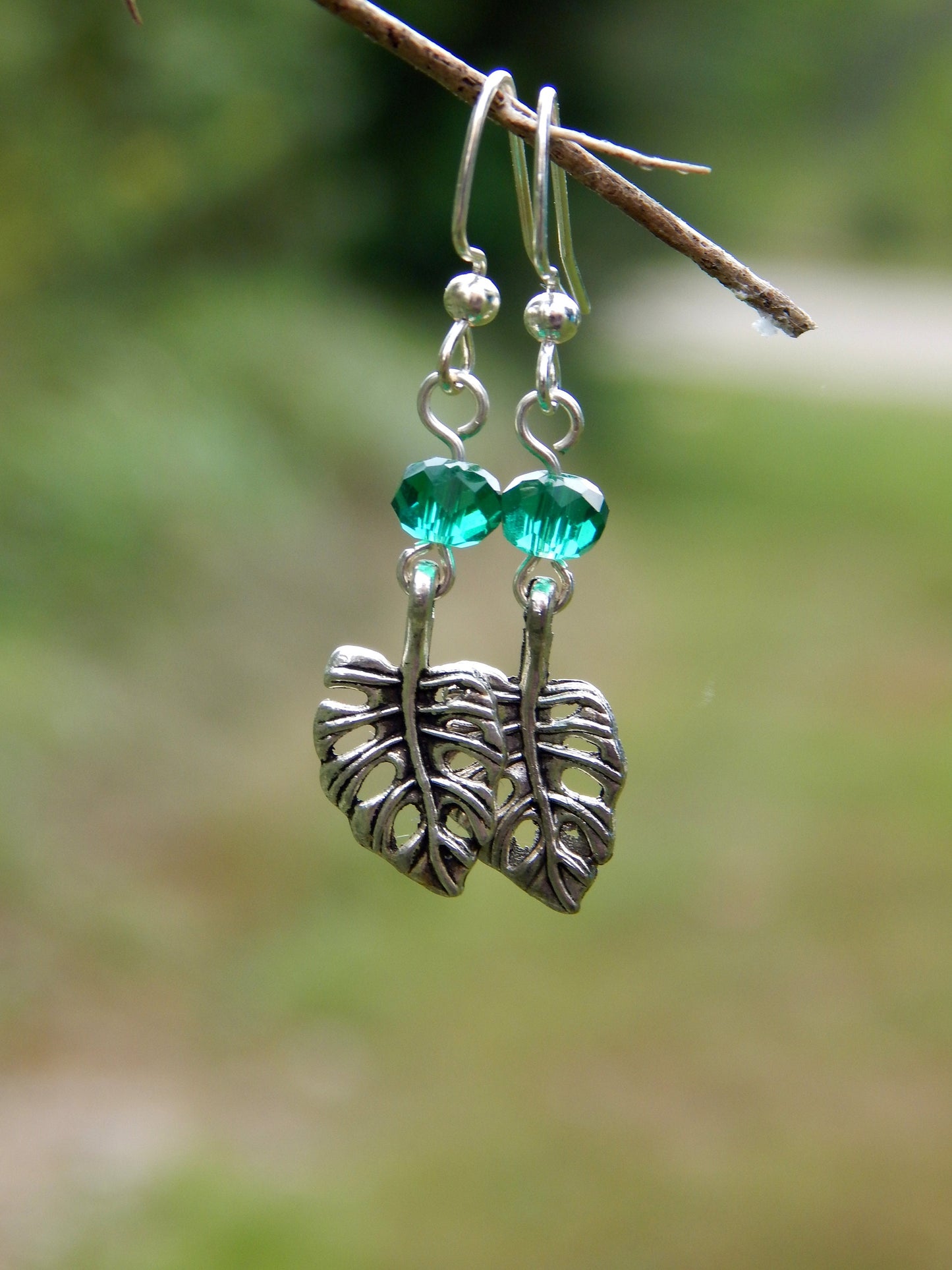 Hypoallergenic monstera leaf earrings