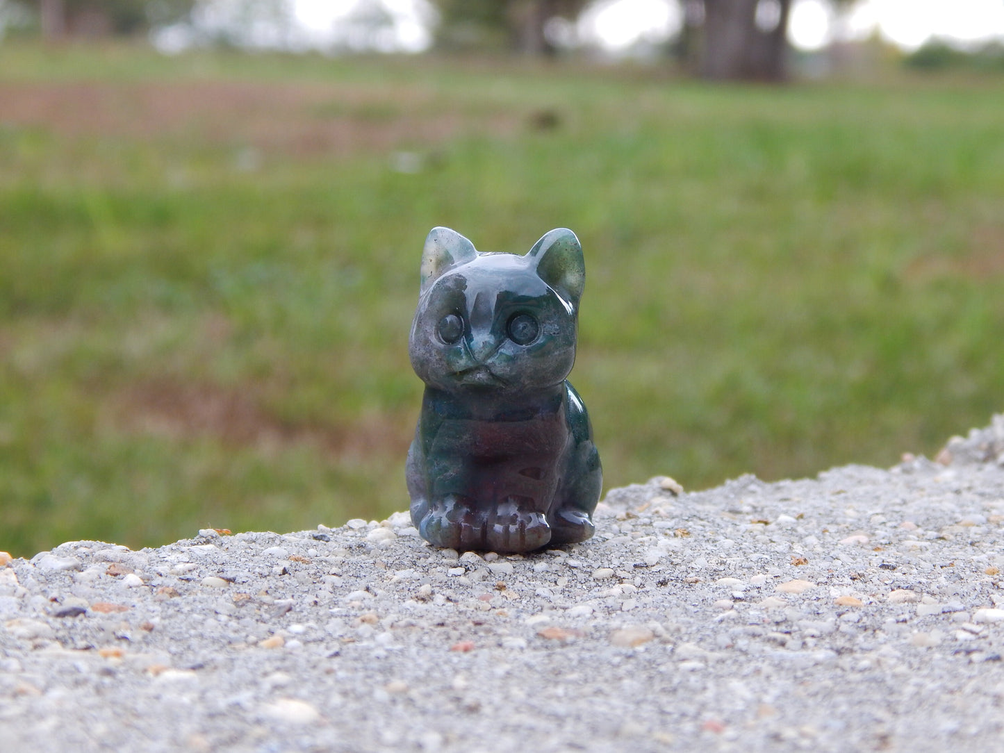 Moss agate crystal cat carving