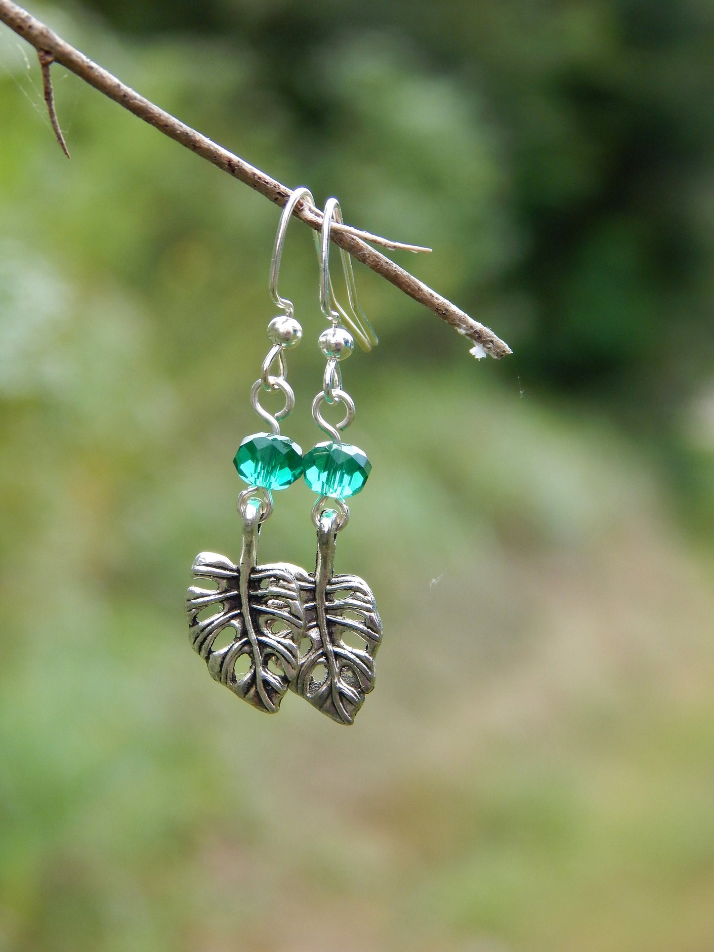 Hypoallergenic monstera leaf earrings