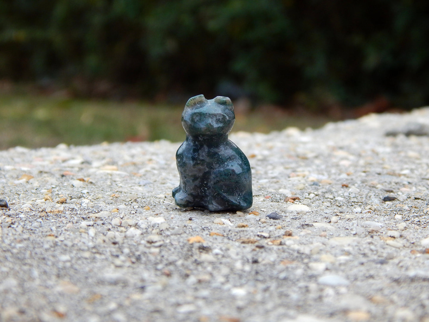 Mini moss agate cat crystal carving