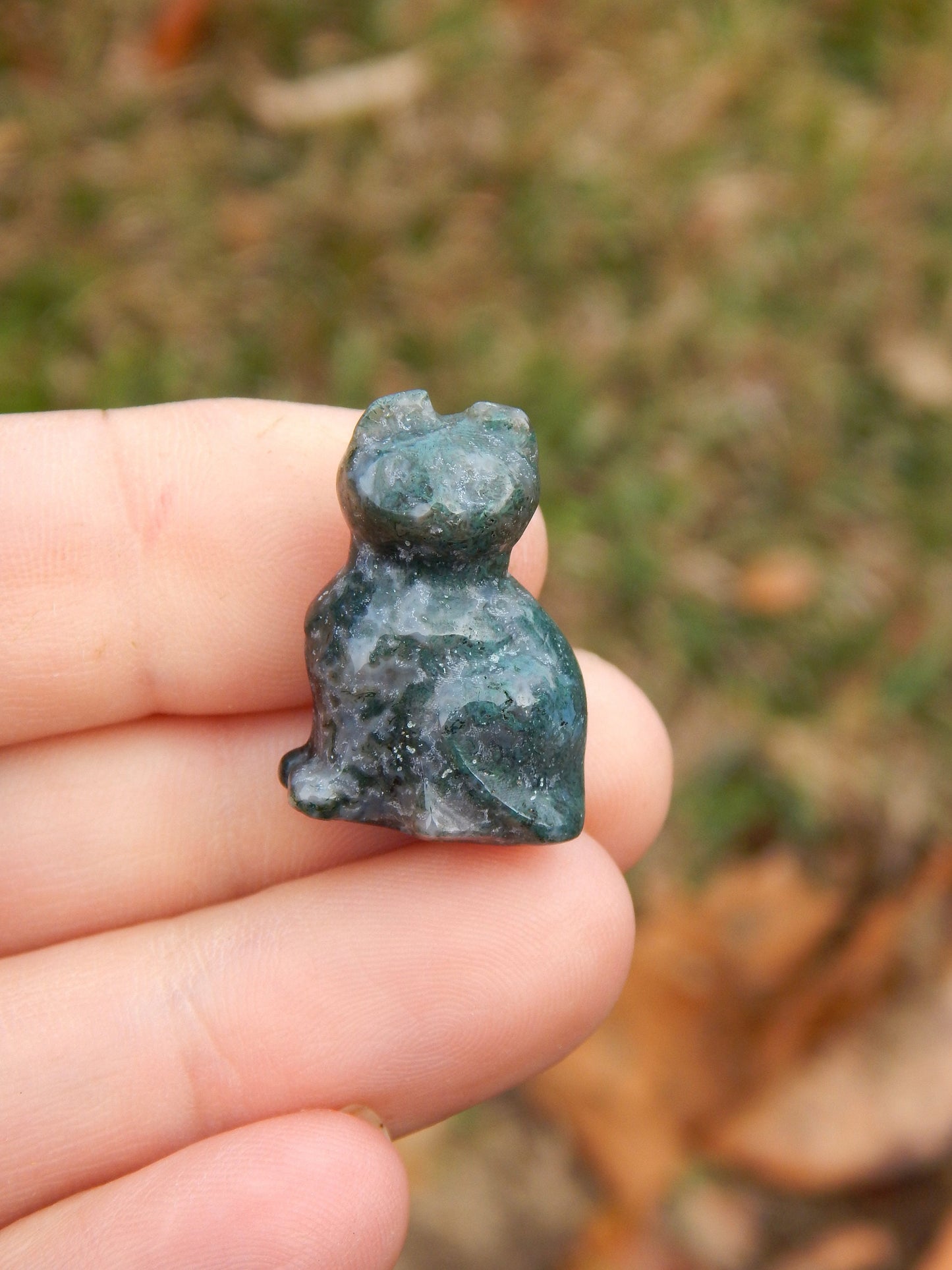 Mini moss agate cat crystal carving