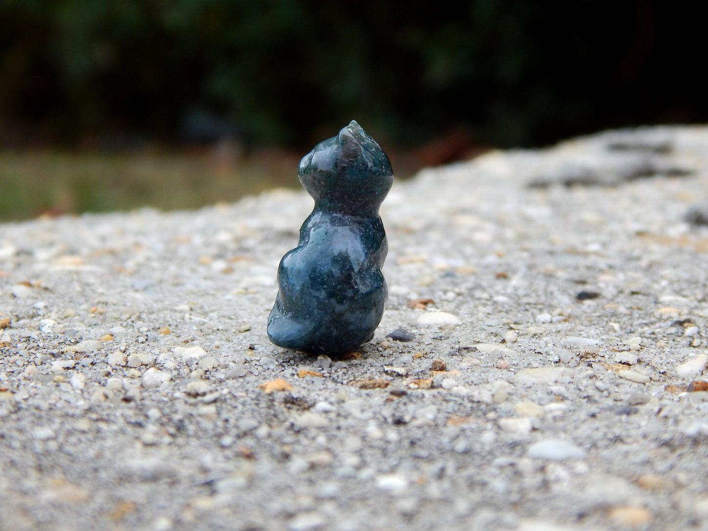 Mini moss agate cat crystal carving