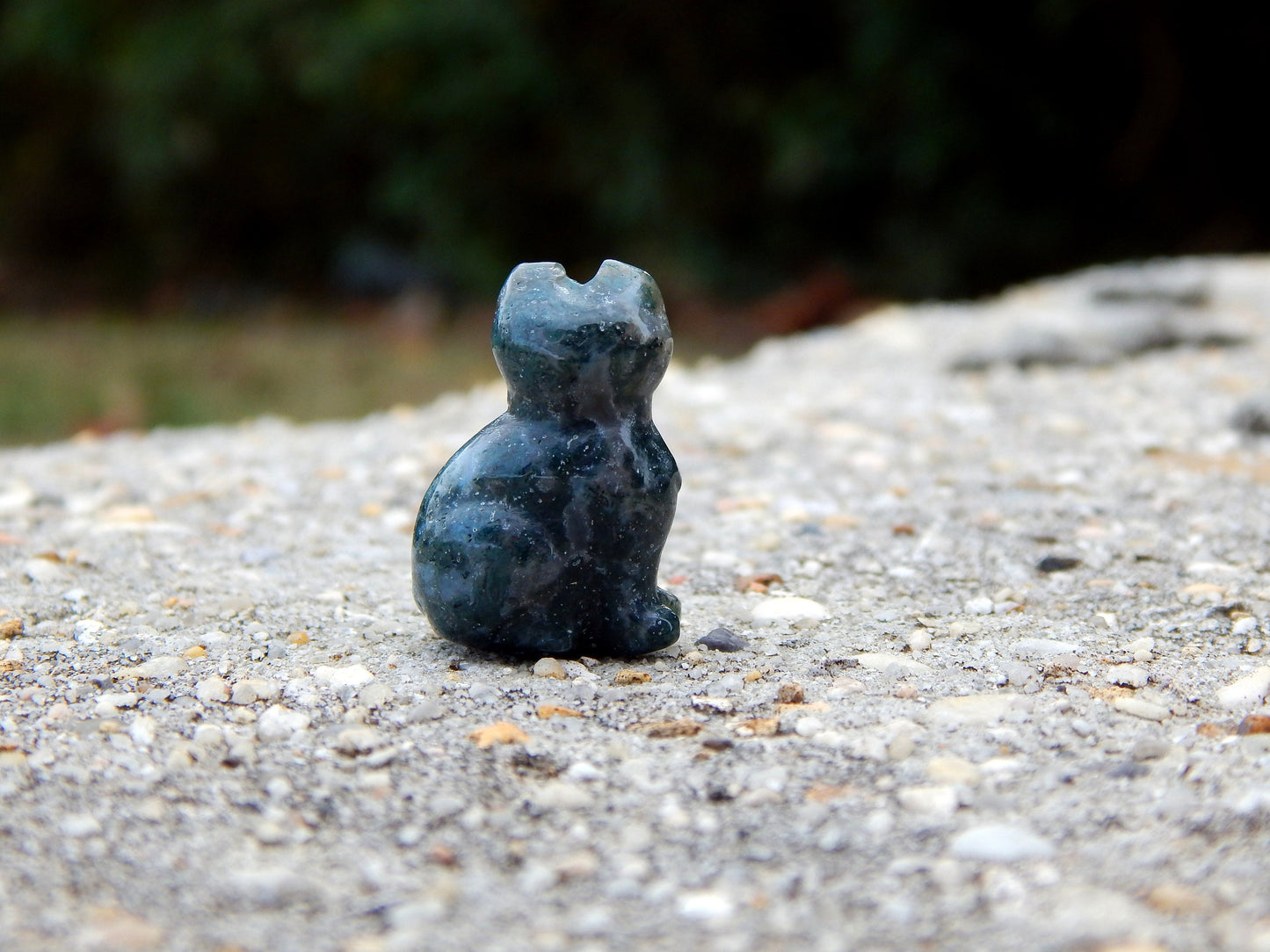 Mini moss agate cat crystal carving