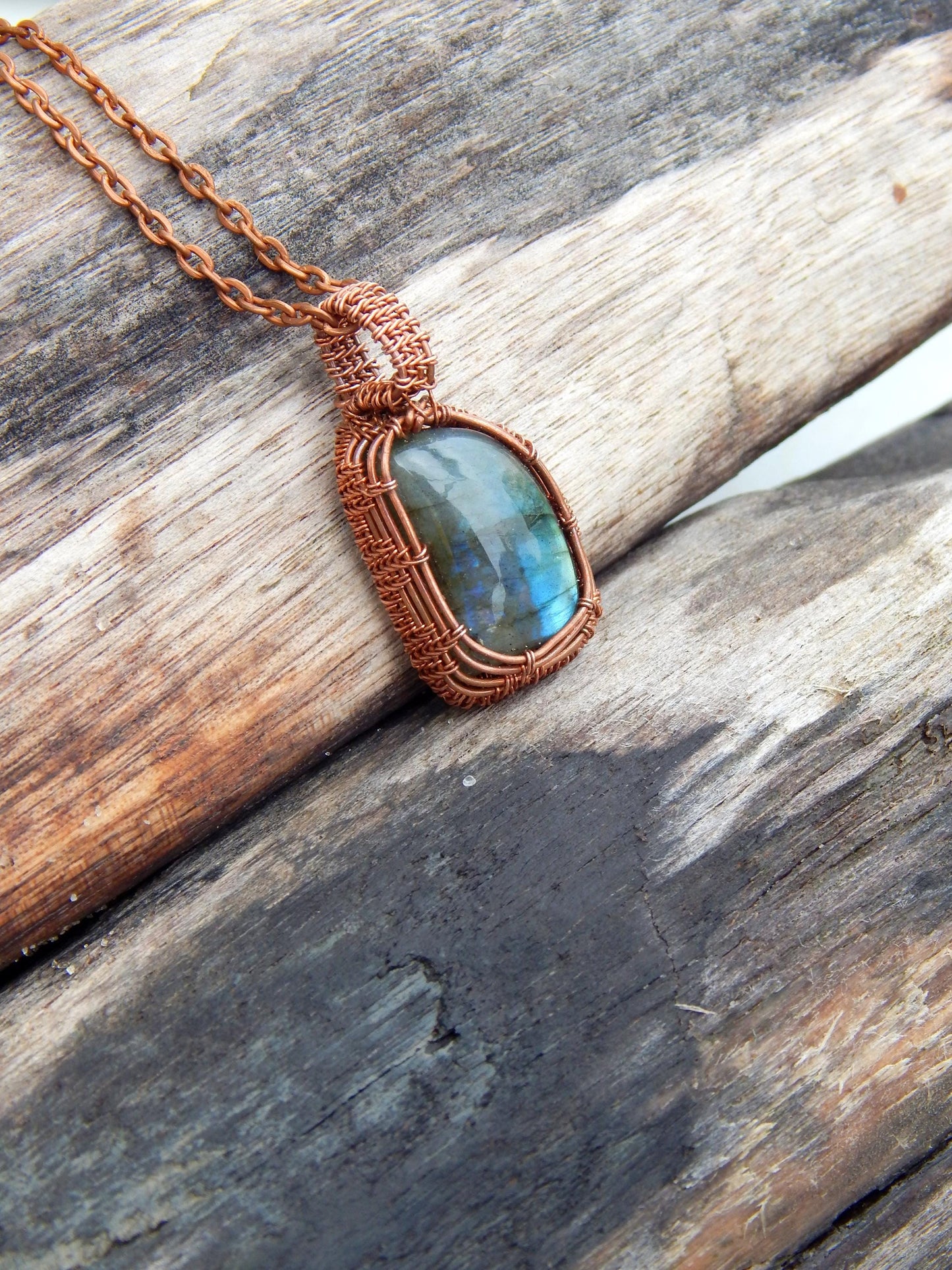 Labradorite wire wrapped pendant