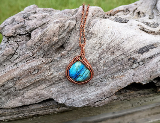 Labradorite wire wrapped pendant