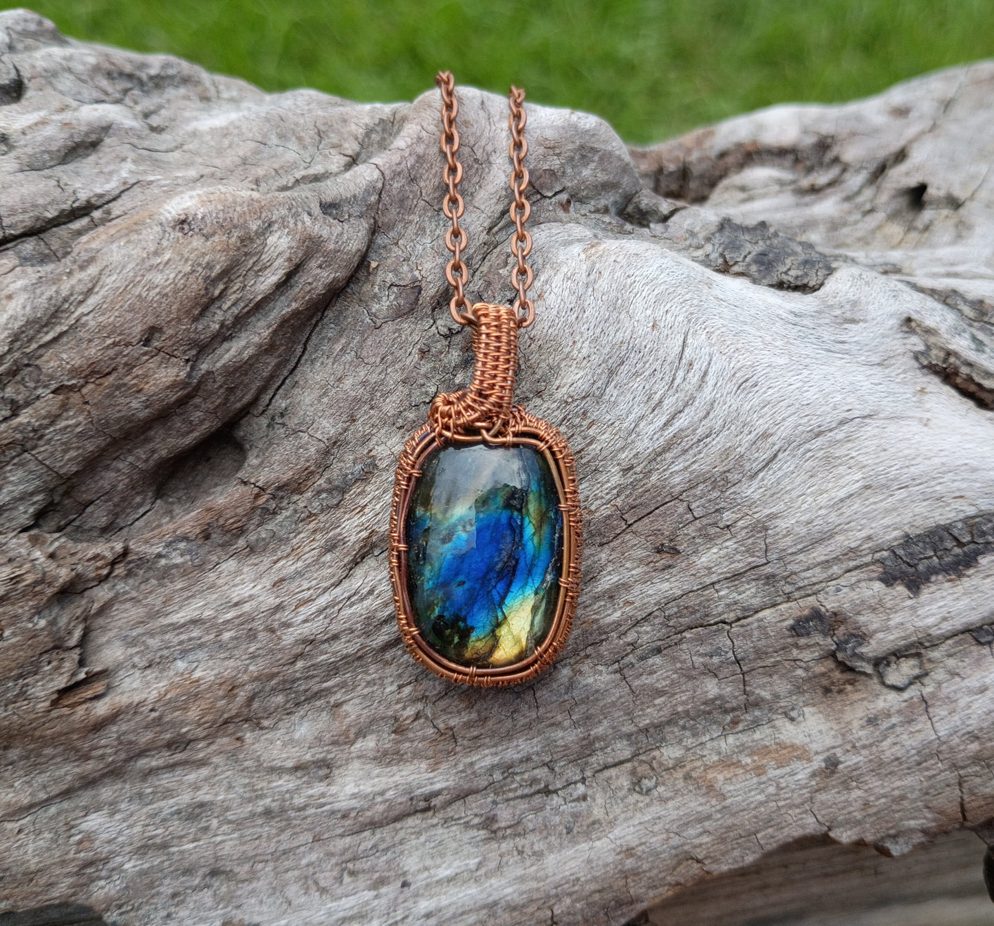 Labradorite wire wrapped pendant