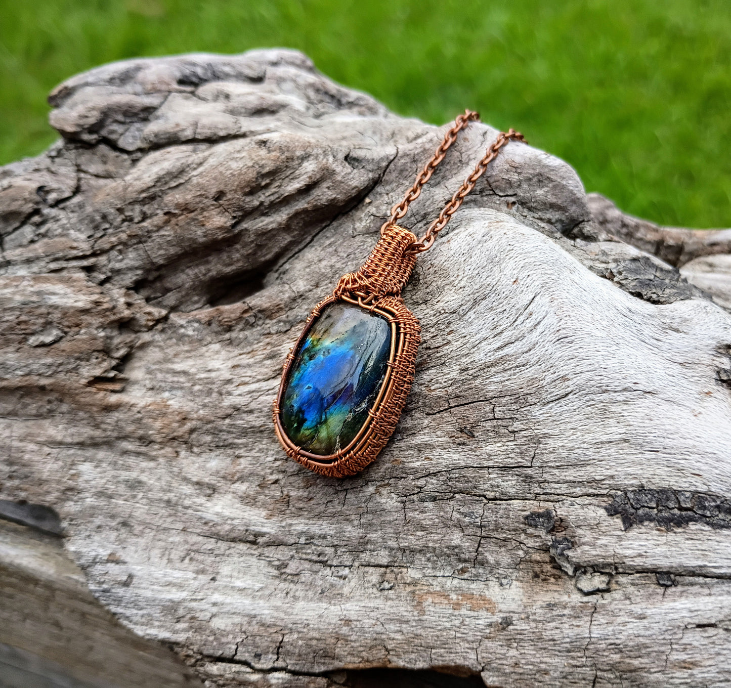 Labradorite wire wrapped pendant