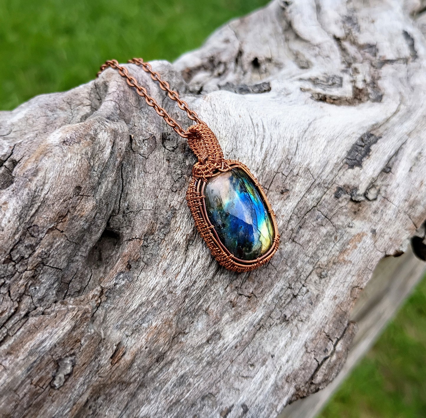 Labradorite wire wrapped pendant