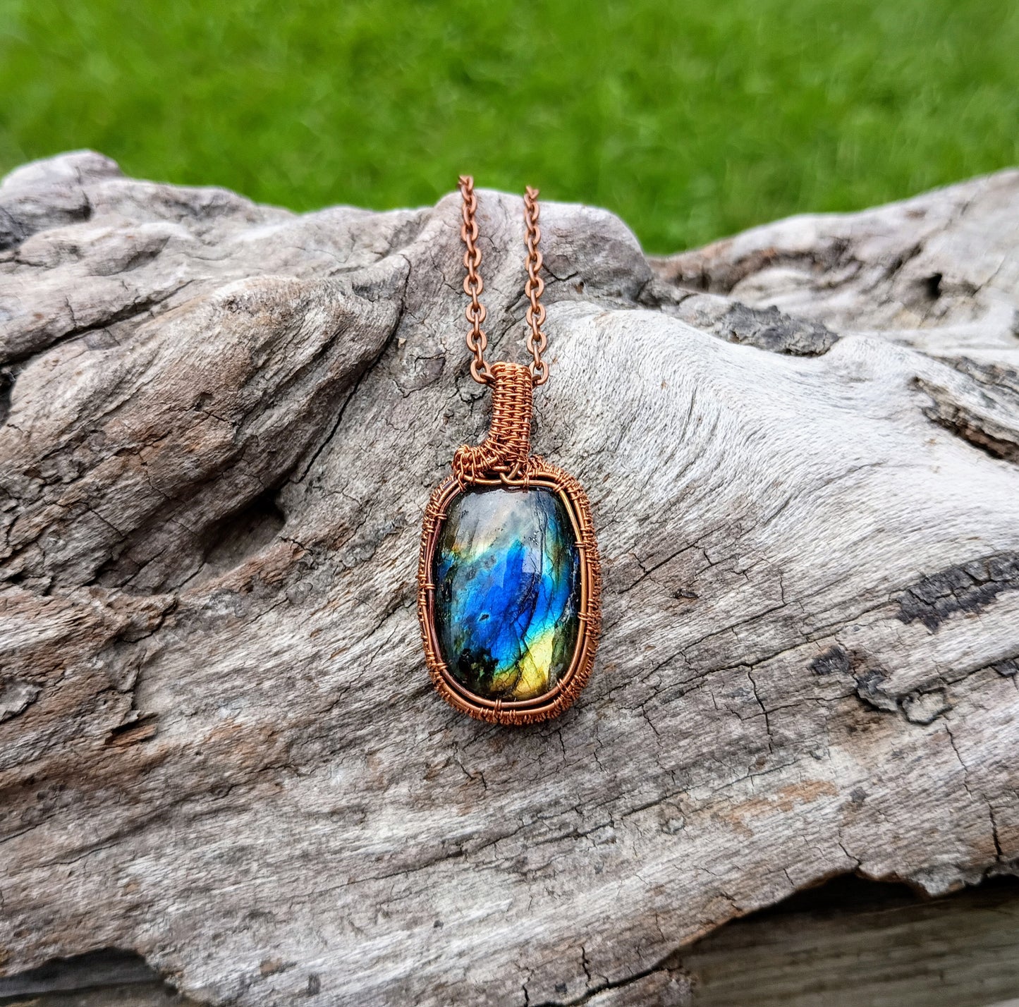 Labradorite wire wrapped pendant