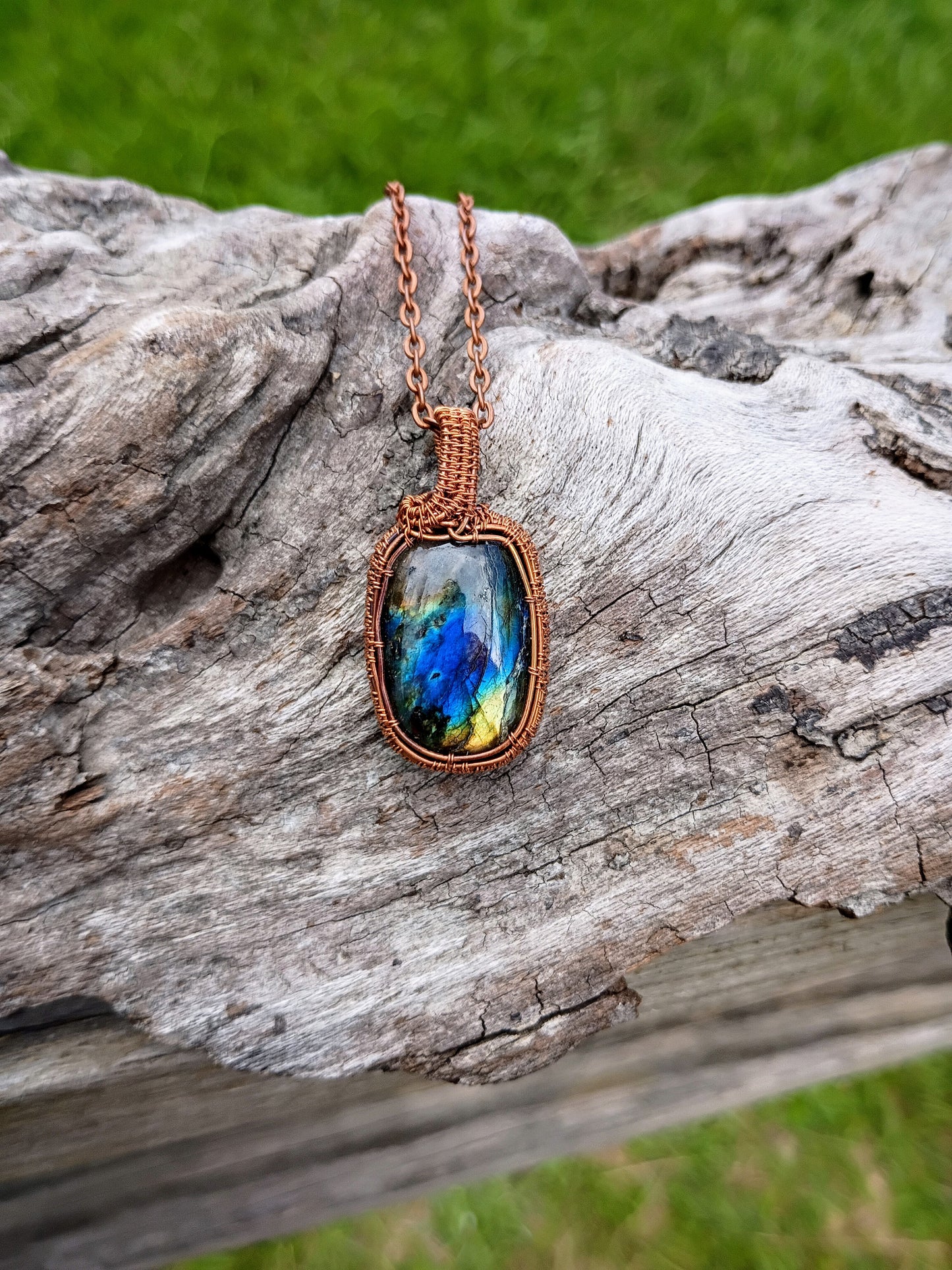 Labradorite wire wrapped pendant
