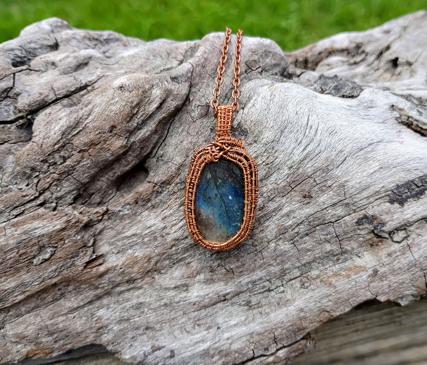 Labradorite wire wrapped pendant