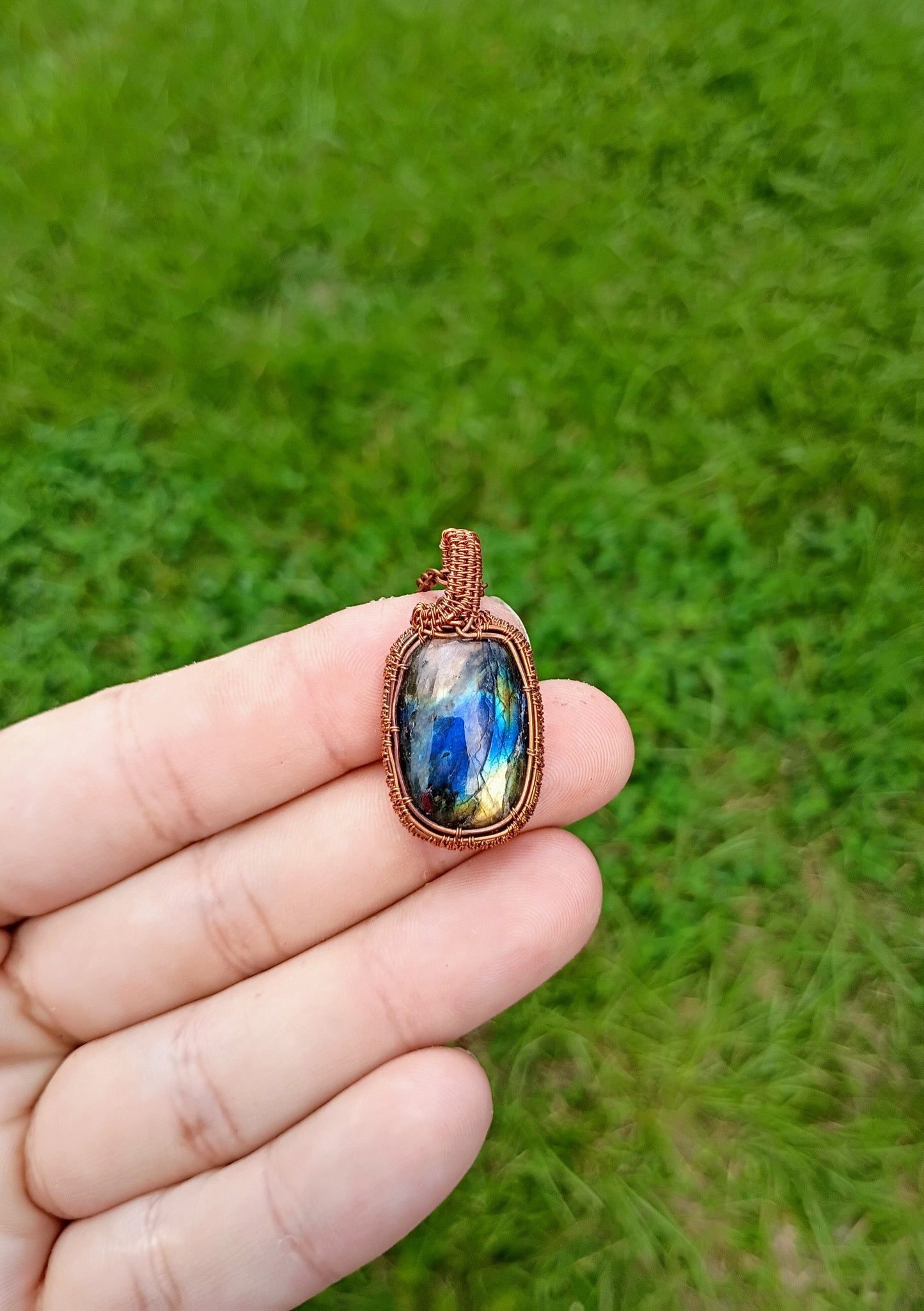 Labradorite wire wrapped pendant