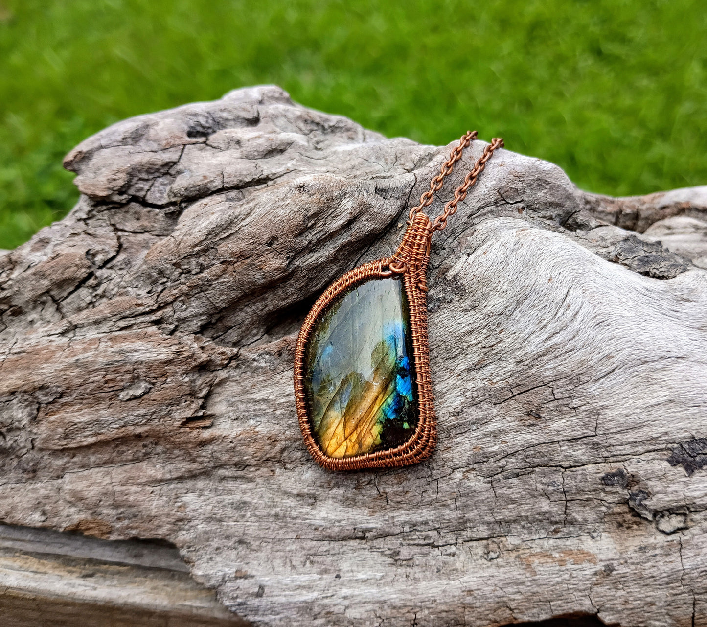 Labradorite wire wrapped pendant