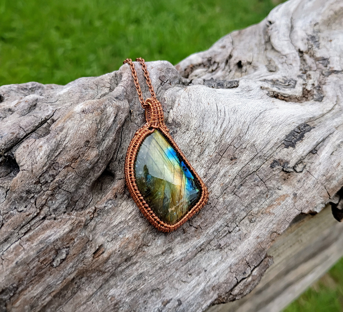 Labradorite wire wrapped pendant