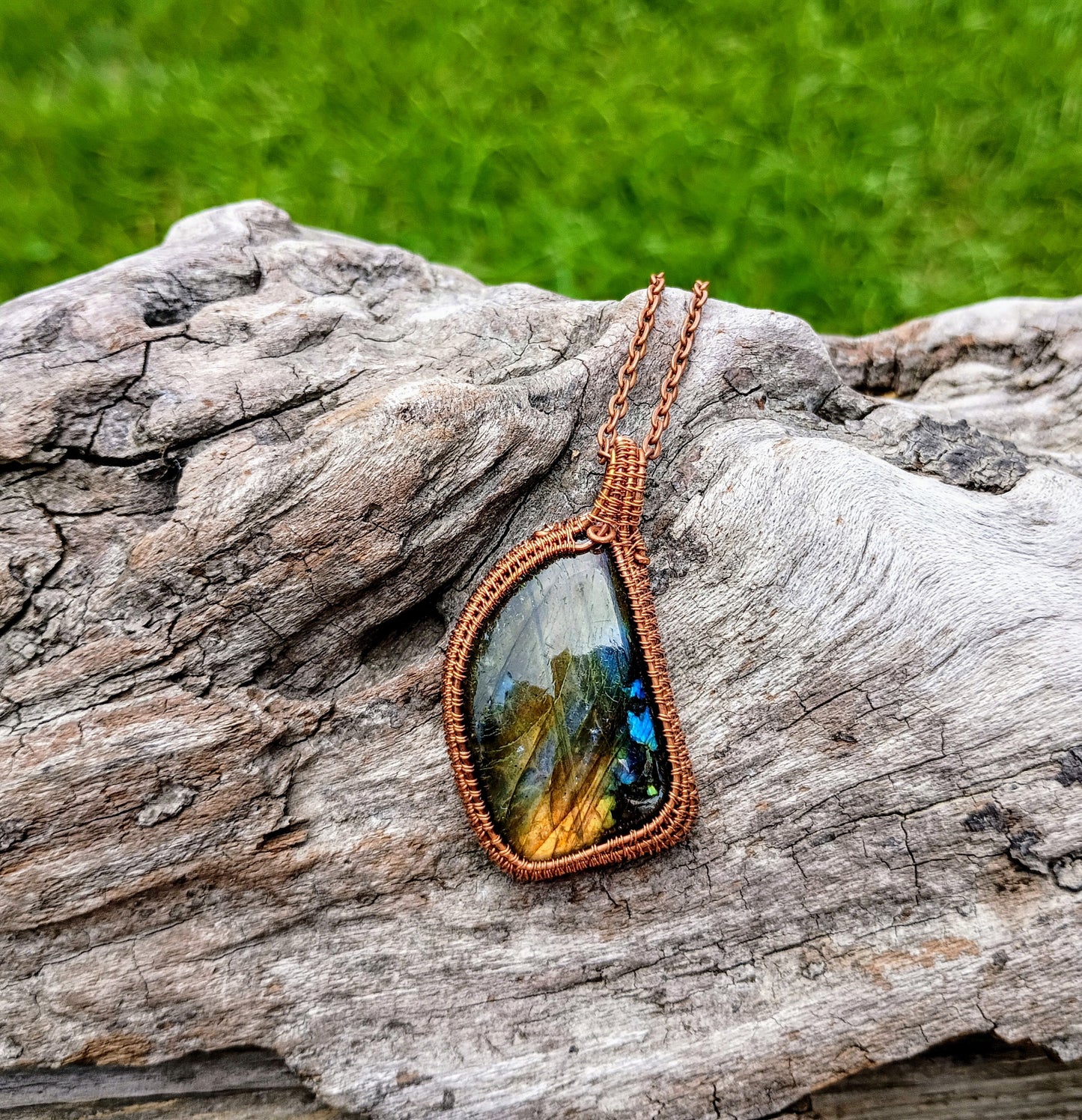 Labradorite wire wrapped pendant