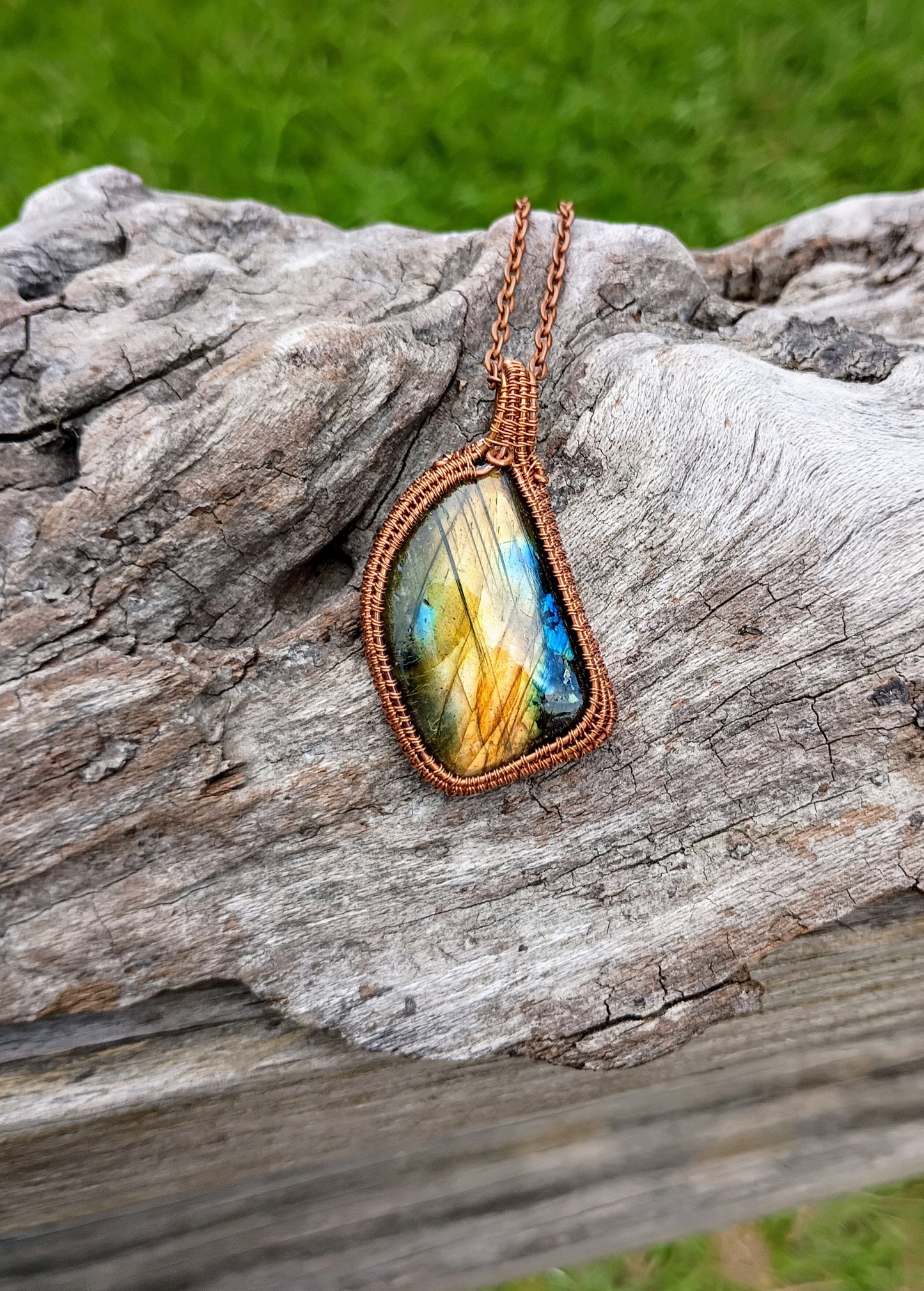 Labradorite wire wrapped pendant