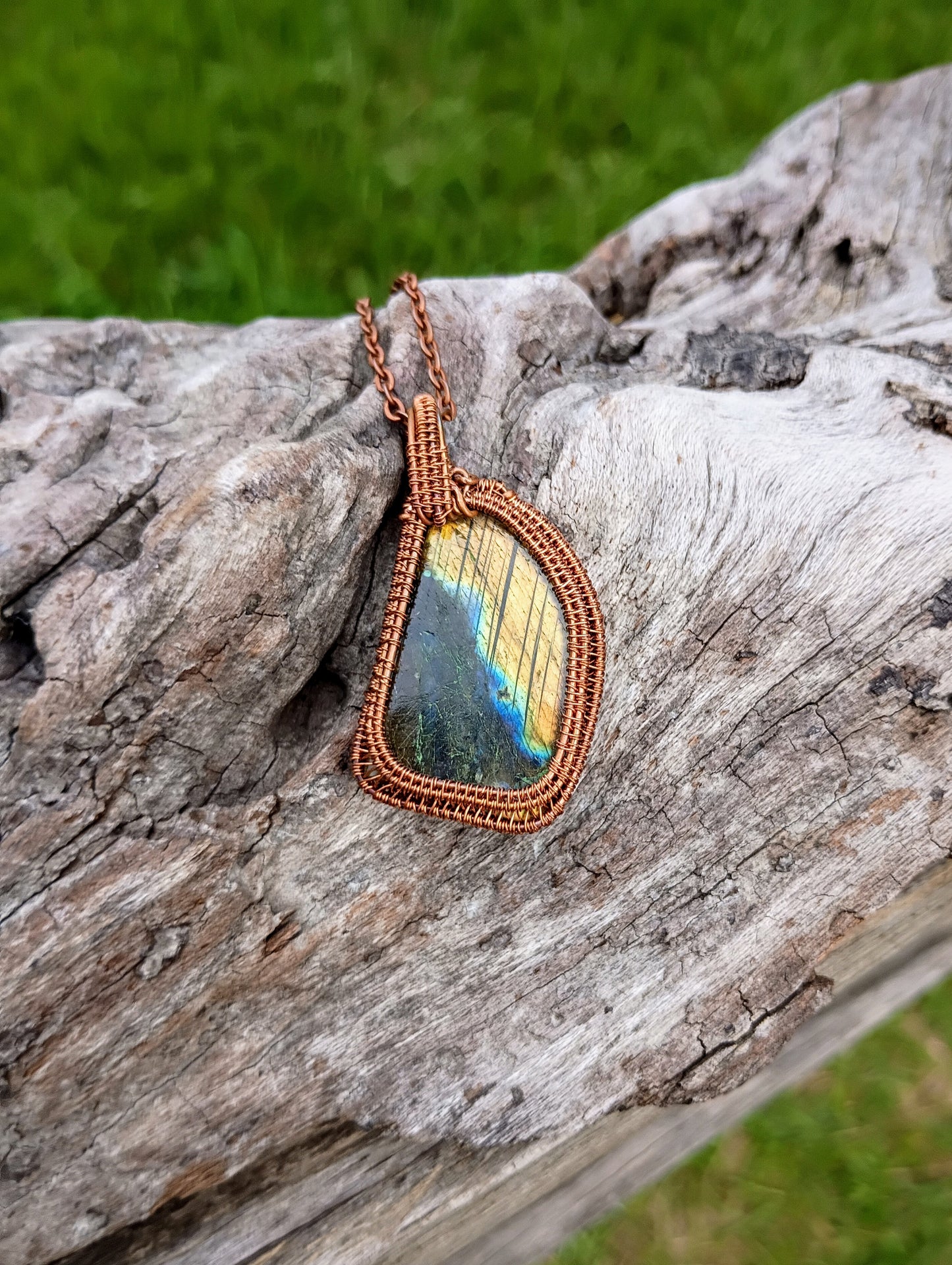 Labradorite wire wrapped pendant