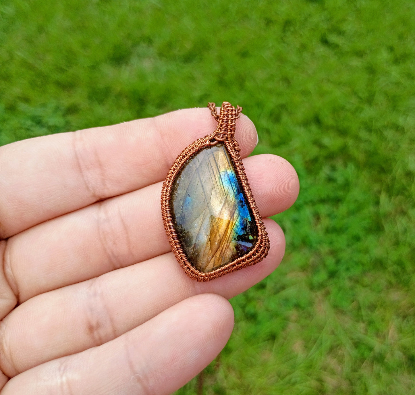 Labradorite wire wrapped pendant
