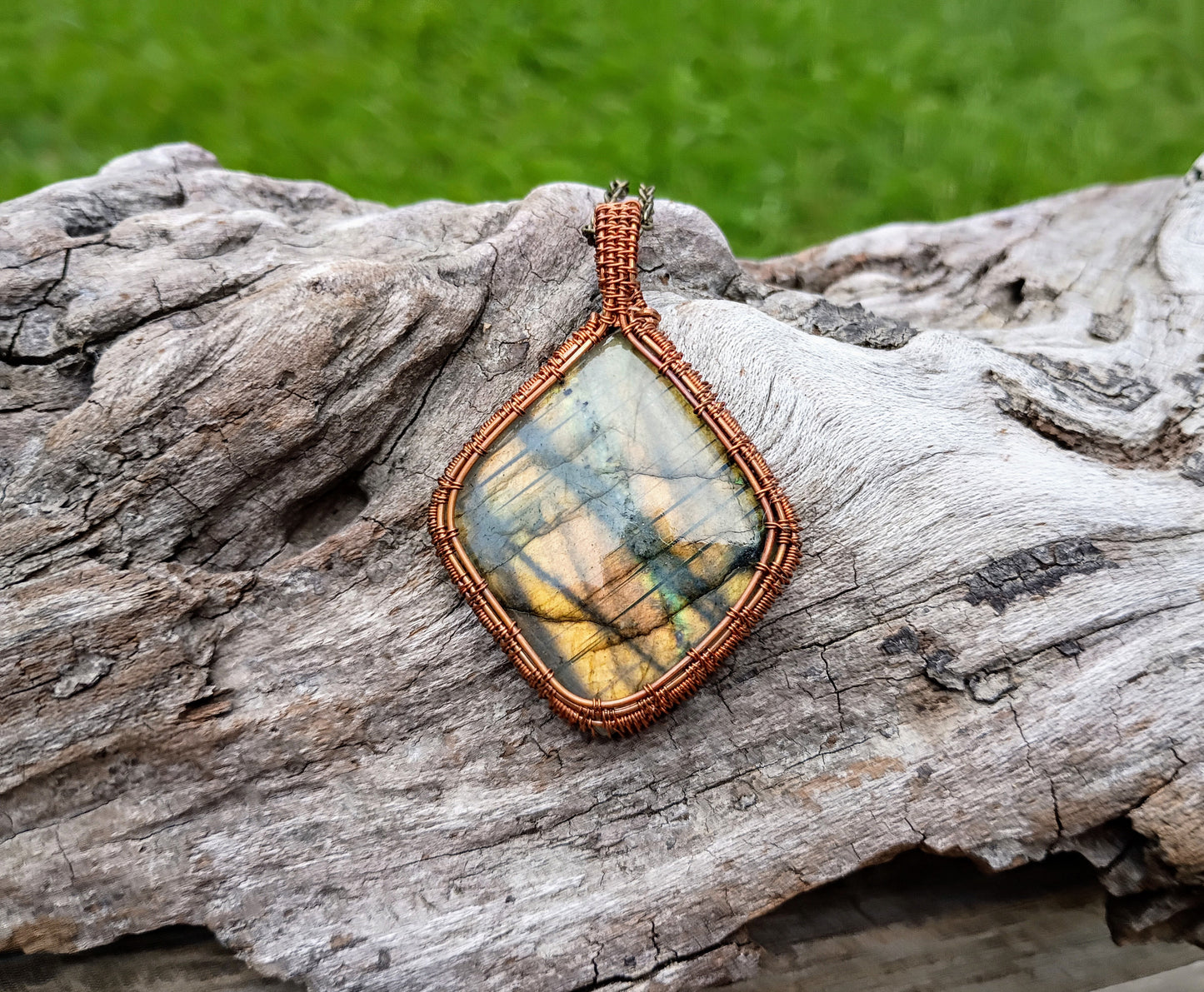 Labradorite wire wrapped pendant