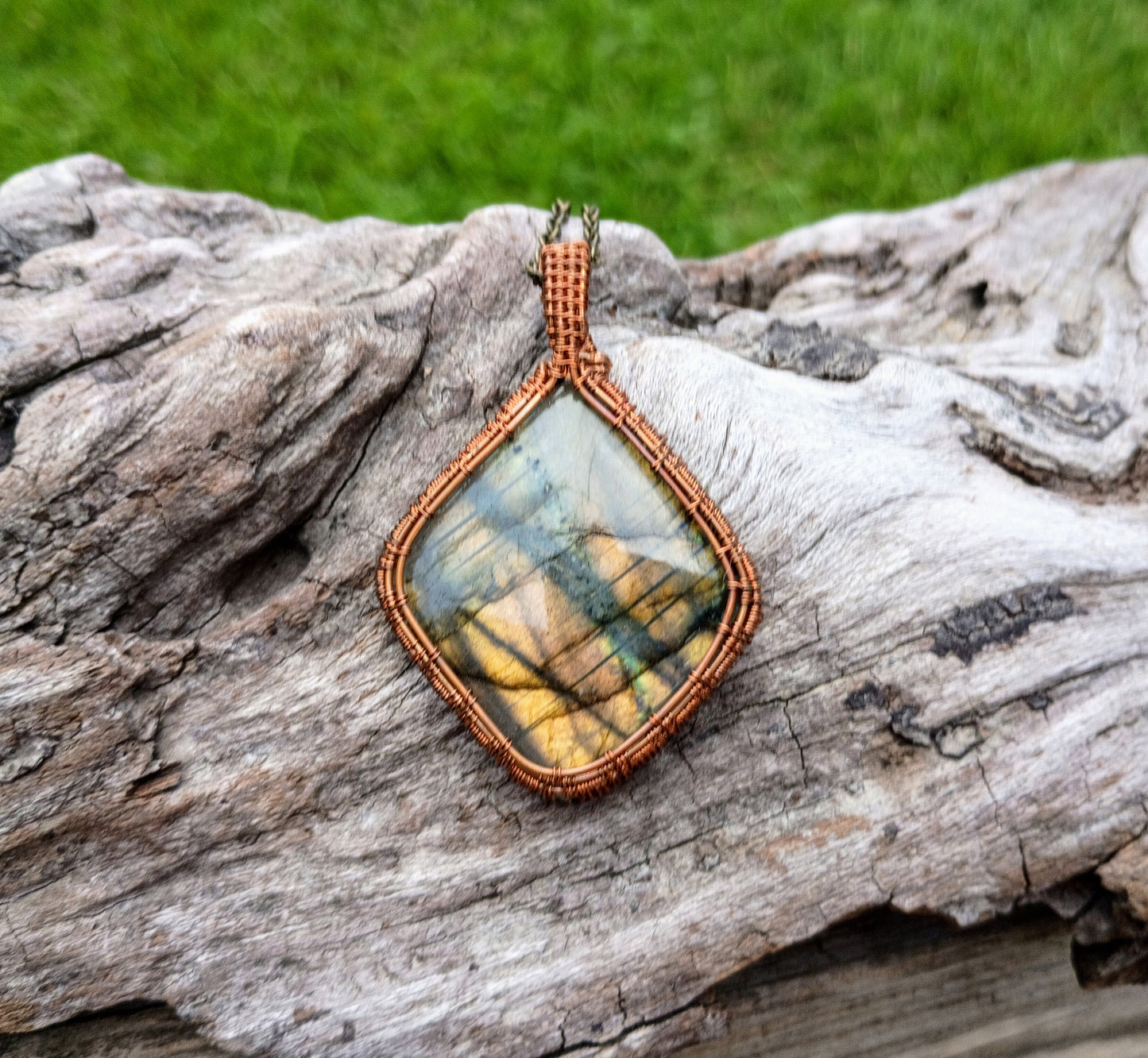 Labradorite wire wrapped pendant