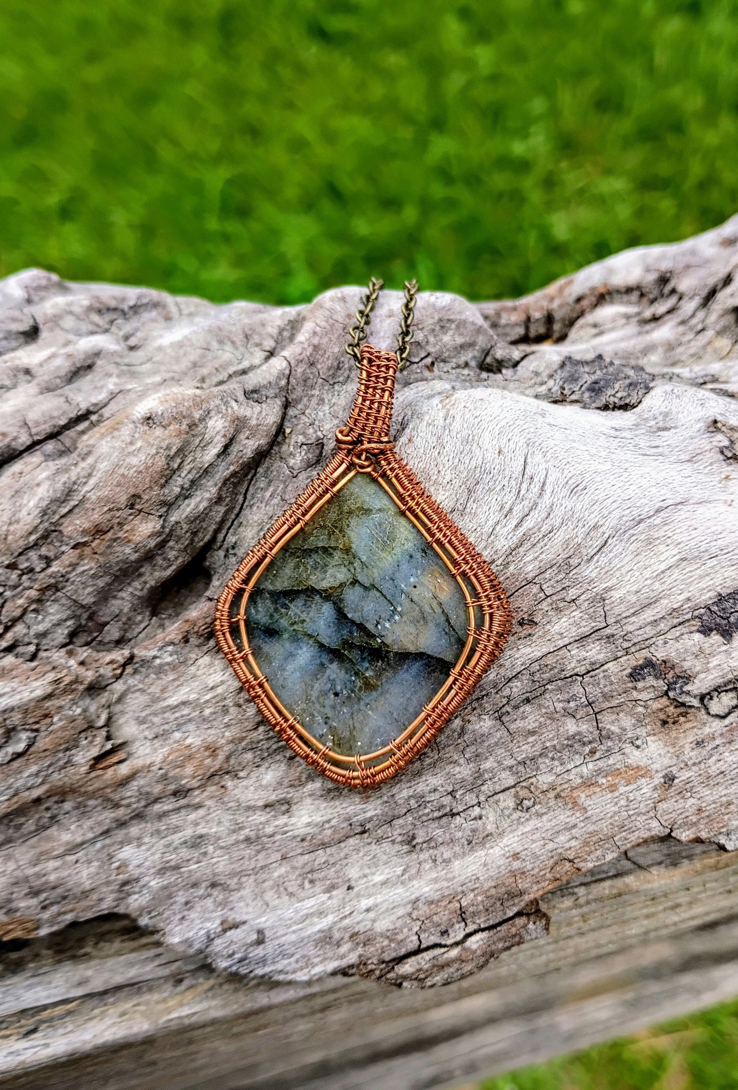 Labradorite wire wrapped pendant