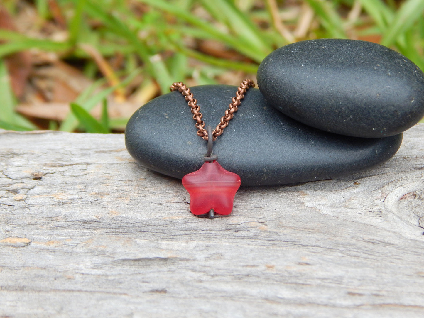 Mini red glass star pendant