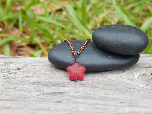 Mini red glass star pendant