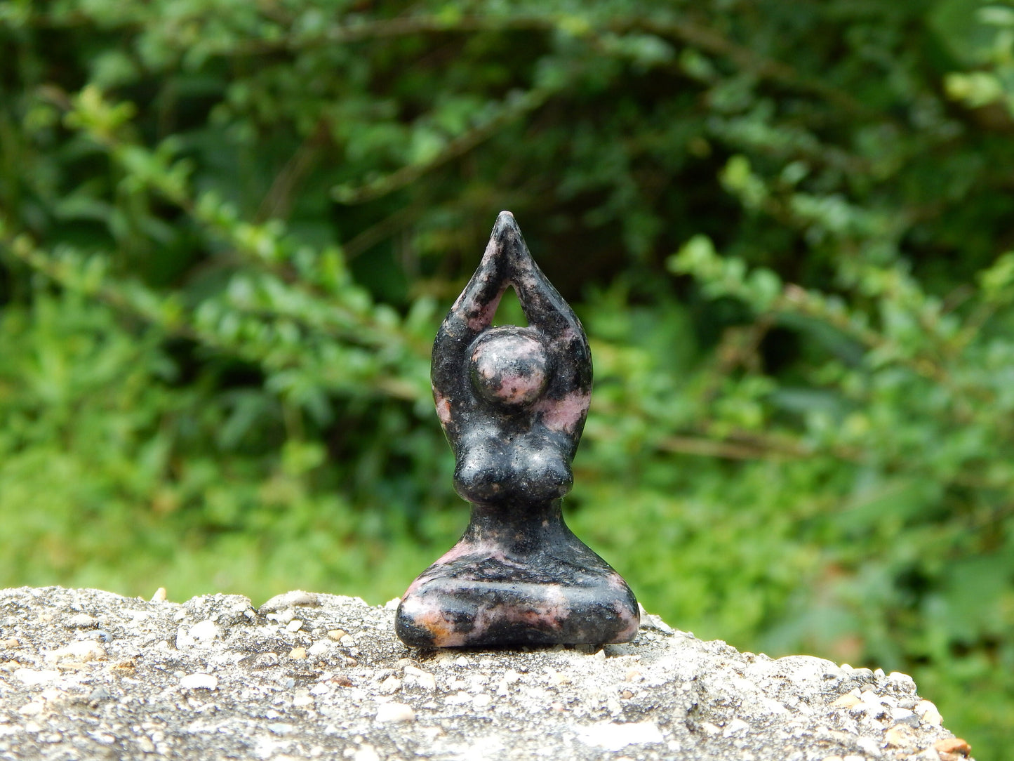 Rhodonite yoga lady crystal carving
