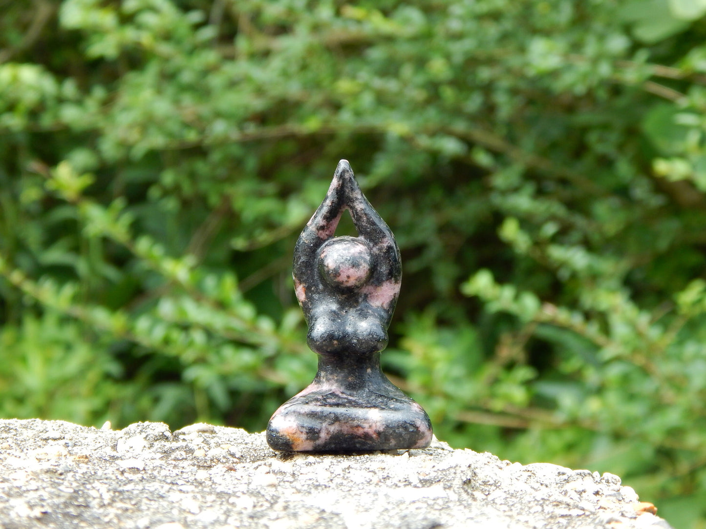 Rhodonite yoga lady crystal carving