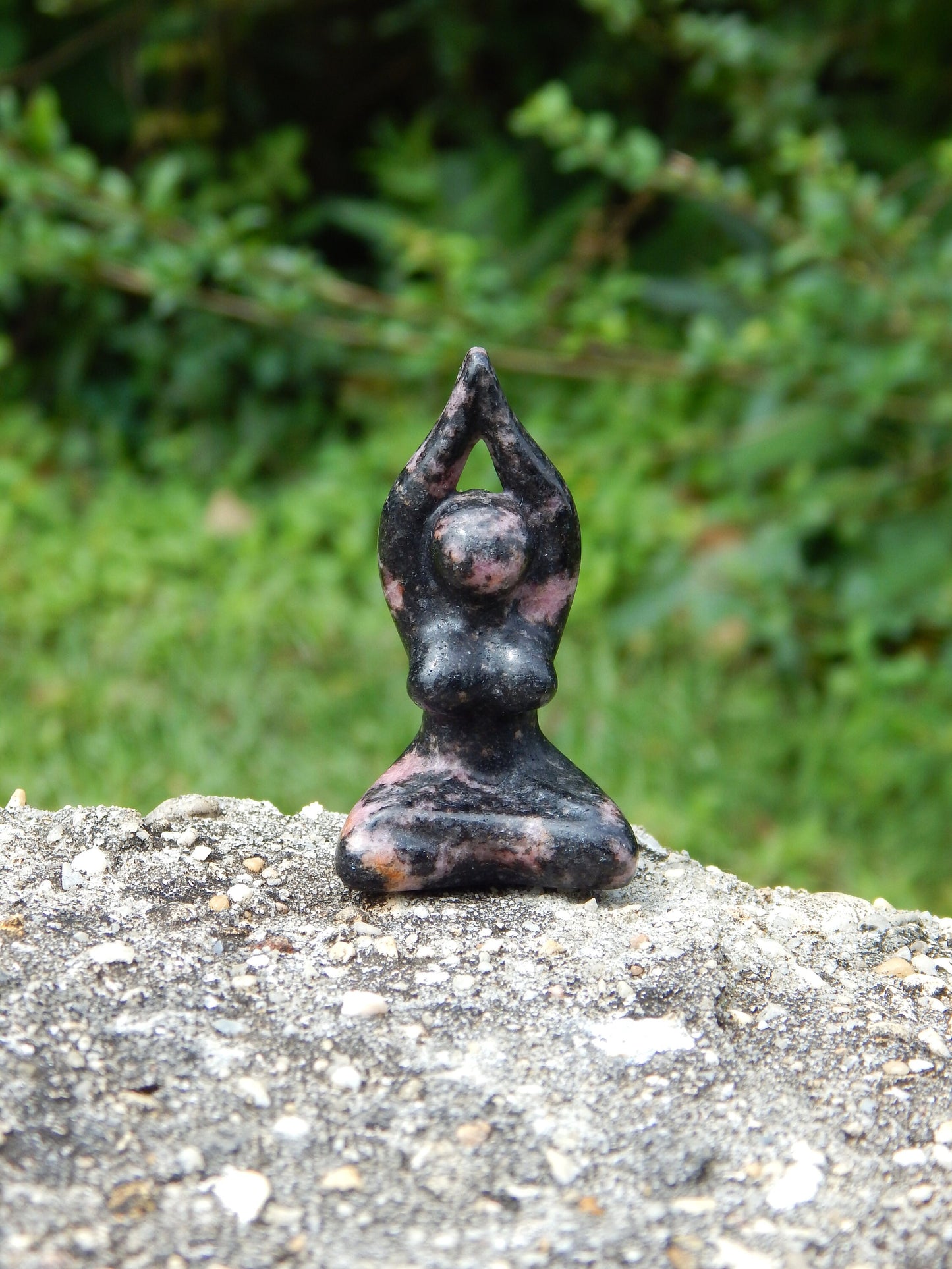 Rhodonite yoga lady crystal carving