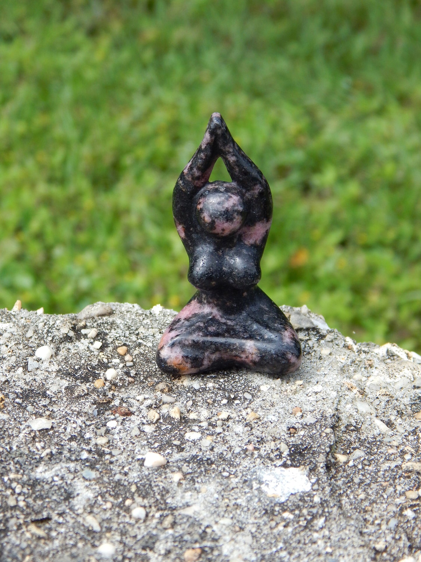 Rhodonite yoga lady crystal carving