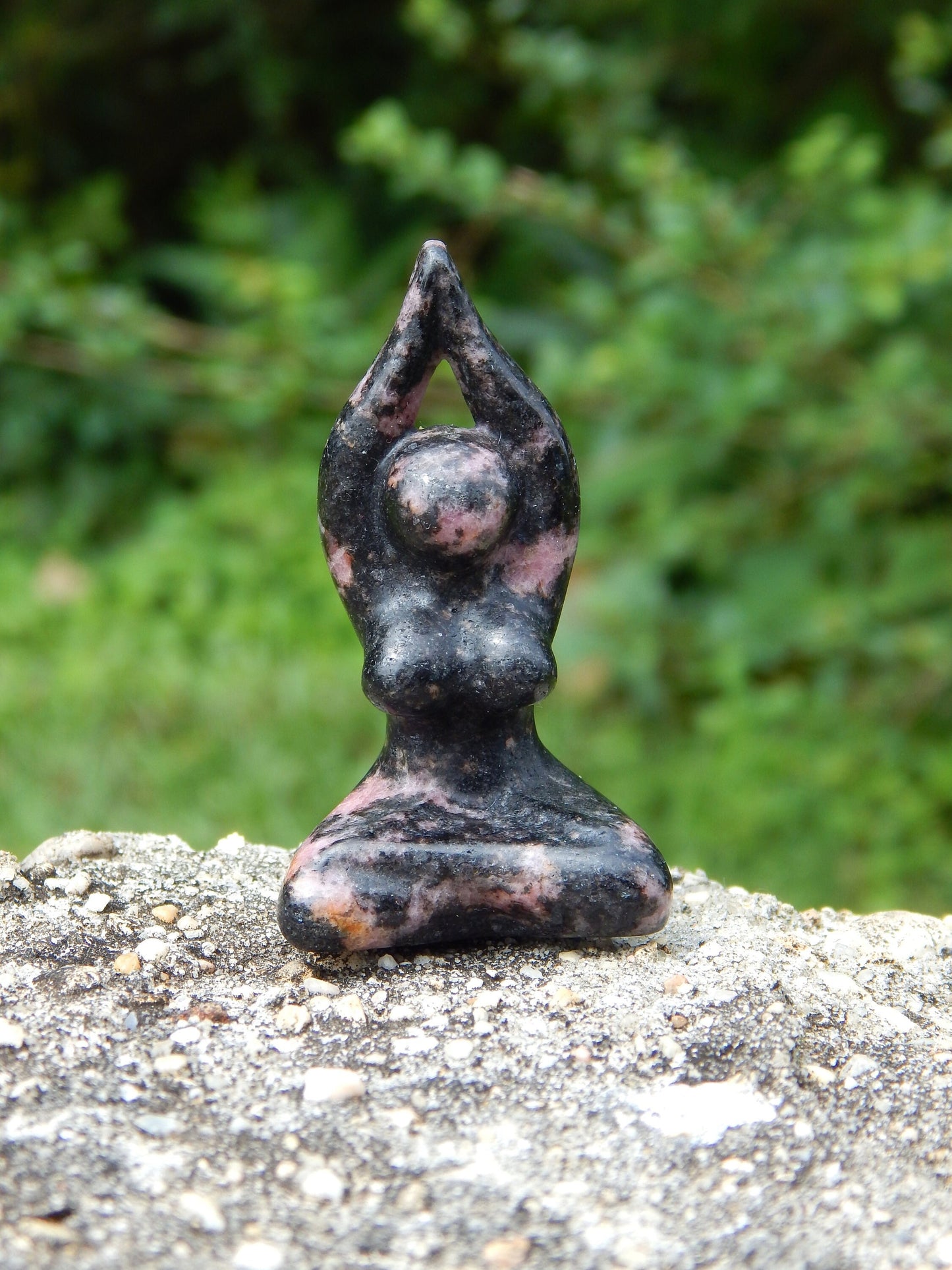Rhodonite yoga lady crystal carving