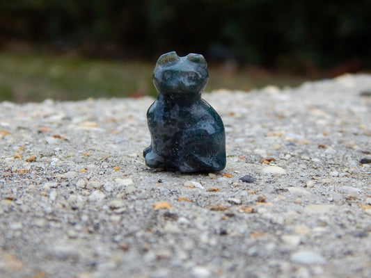 Mini moss agate cat crystal carving