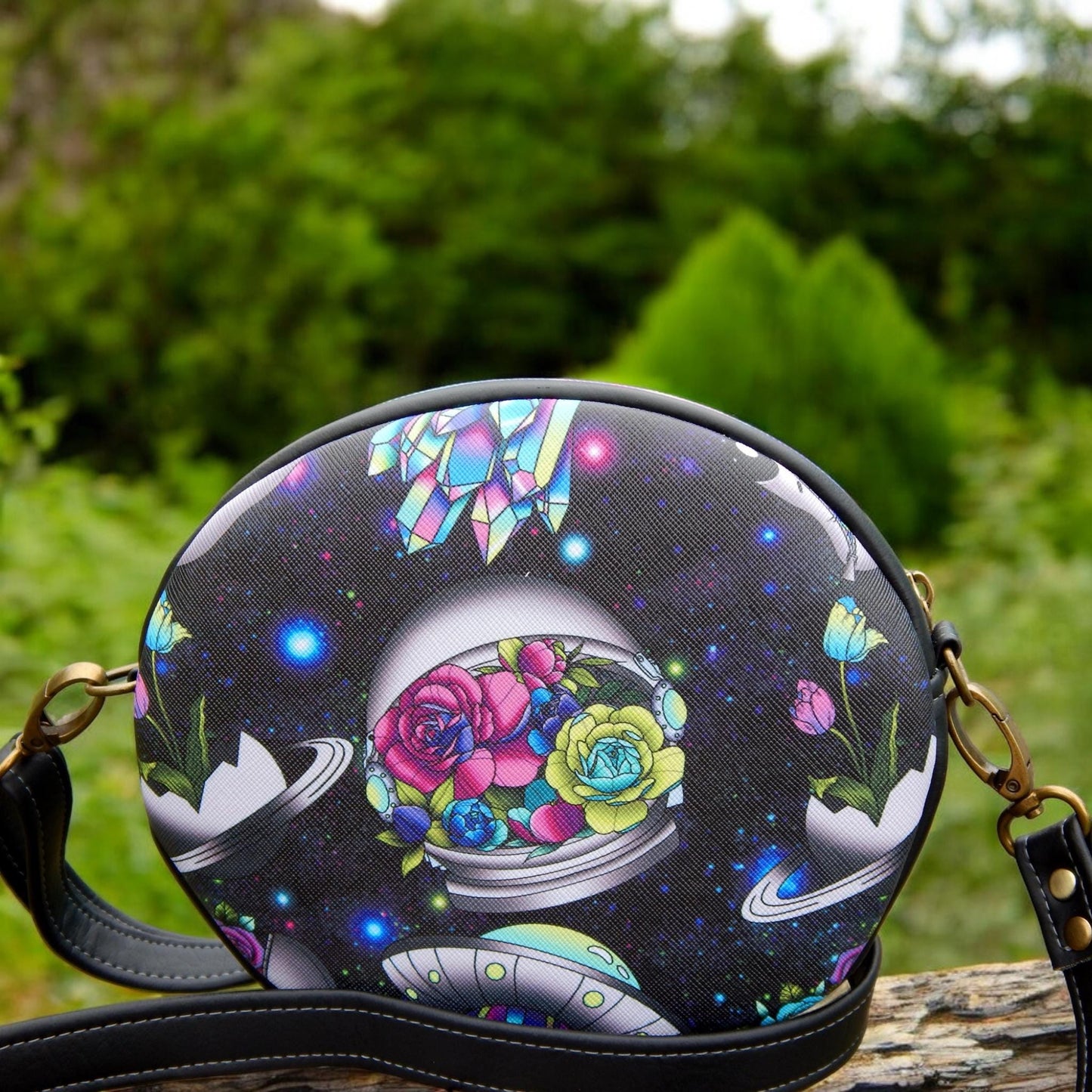 Trippy alien round crossbody, psychedelic purse, area 51, unique gift for her, ready to ship, handmade bag, space themed, adjustable strap